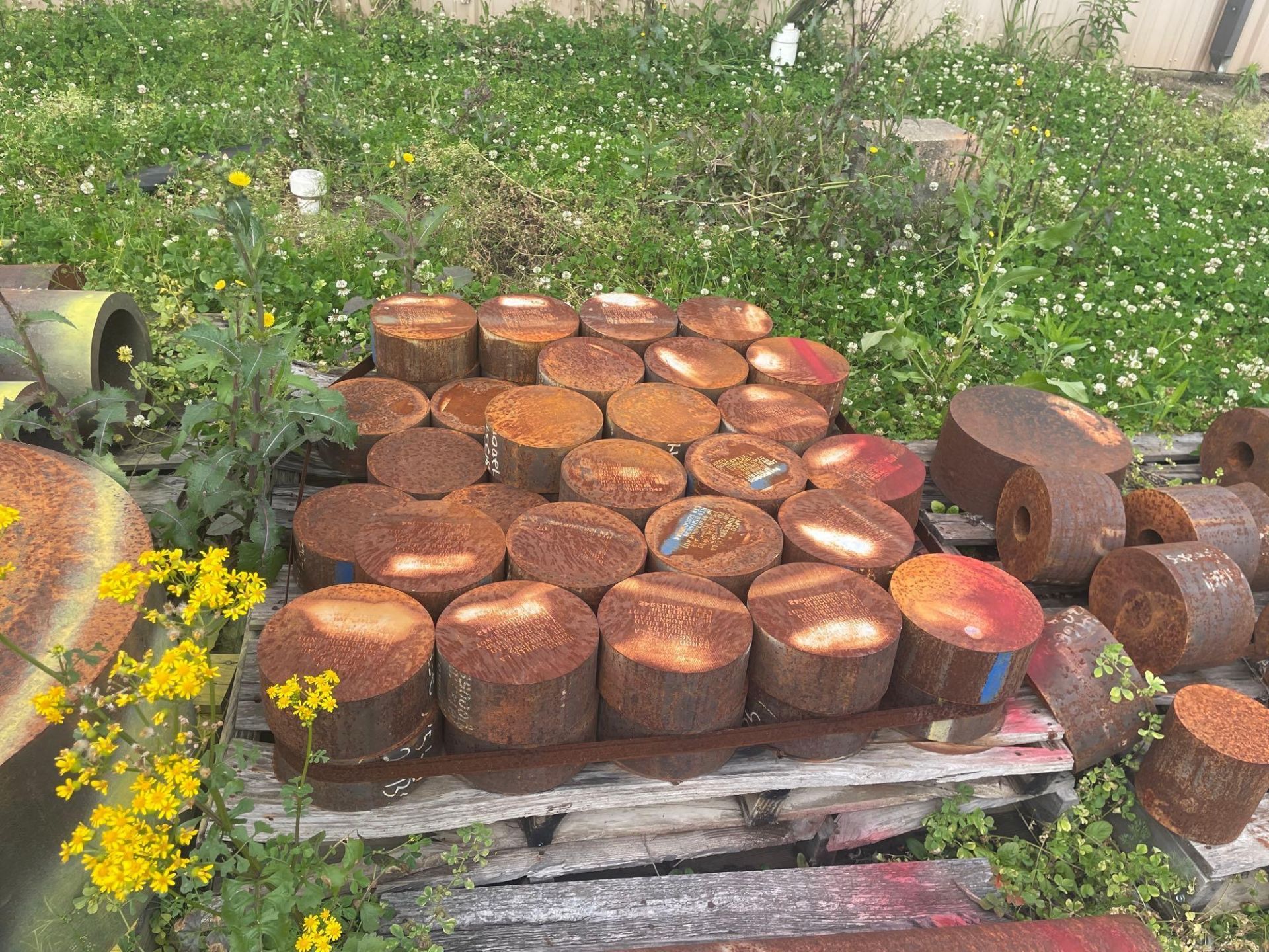 Pallets of Metal Cut Offs and Assorted Pieces (Red) - Image 5 of 6