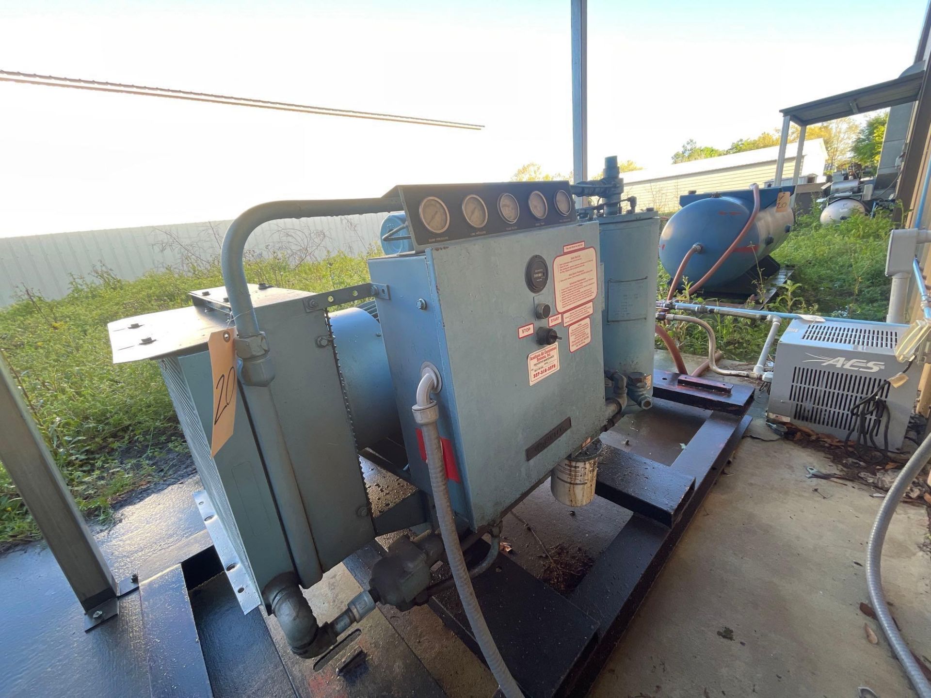 30 HP Sullair Air Compressor with ACS Air Dryer and Emqlo 240 Air Tank Receiver - Image 3 of 7