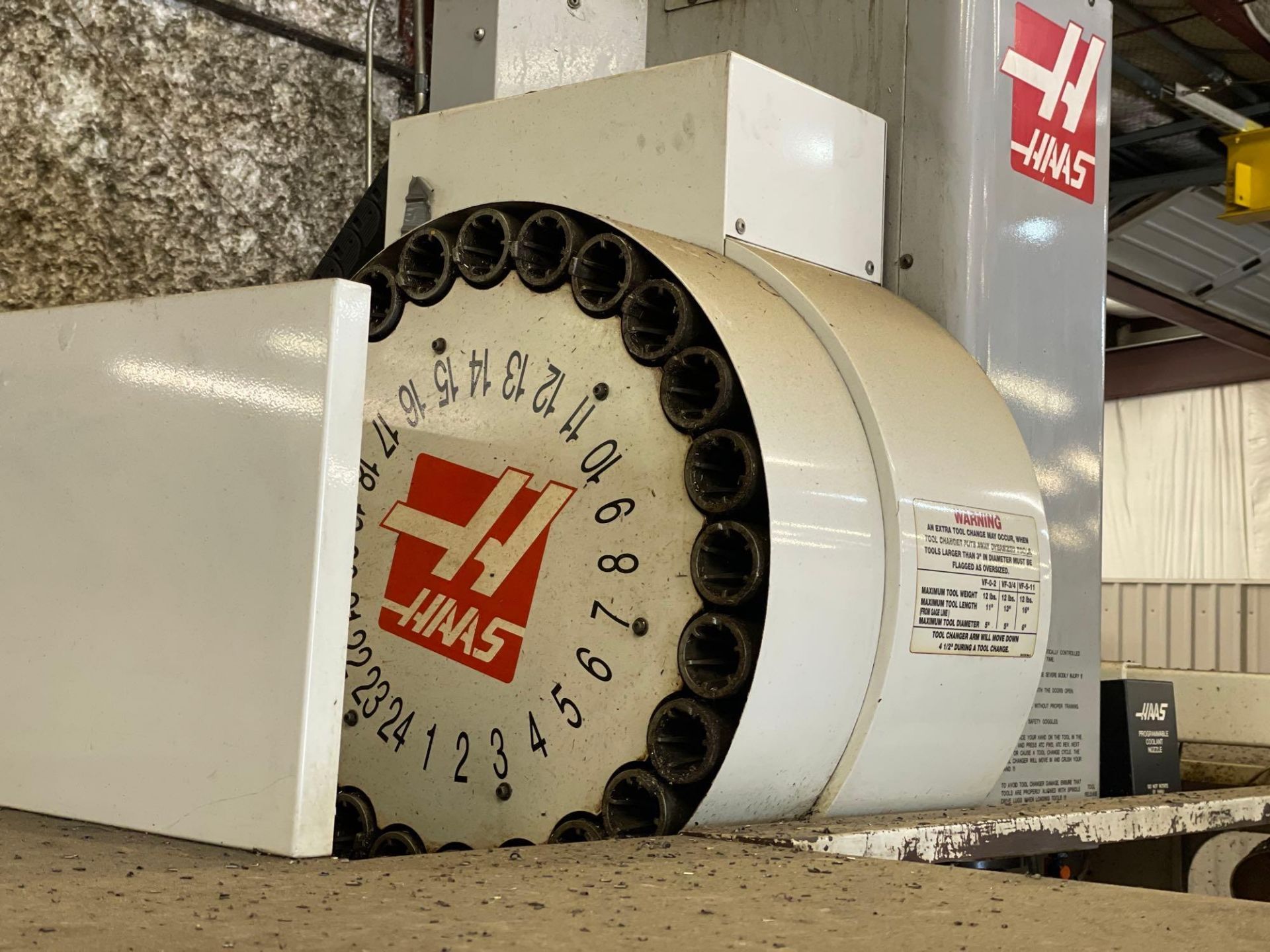 Haas VF4 Vertical Milling Machine - Image 12 of 18