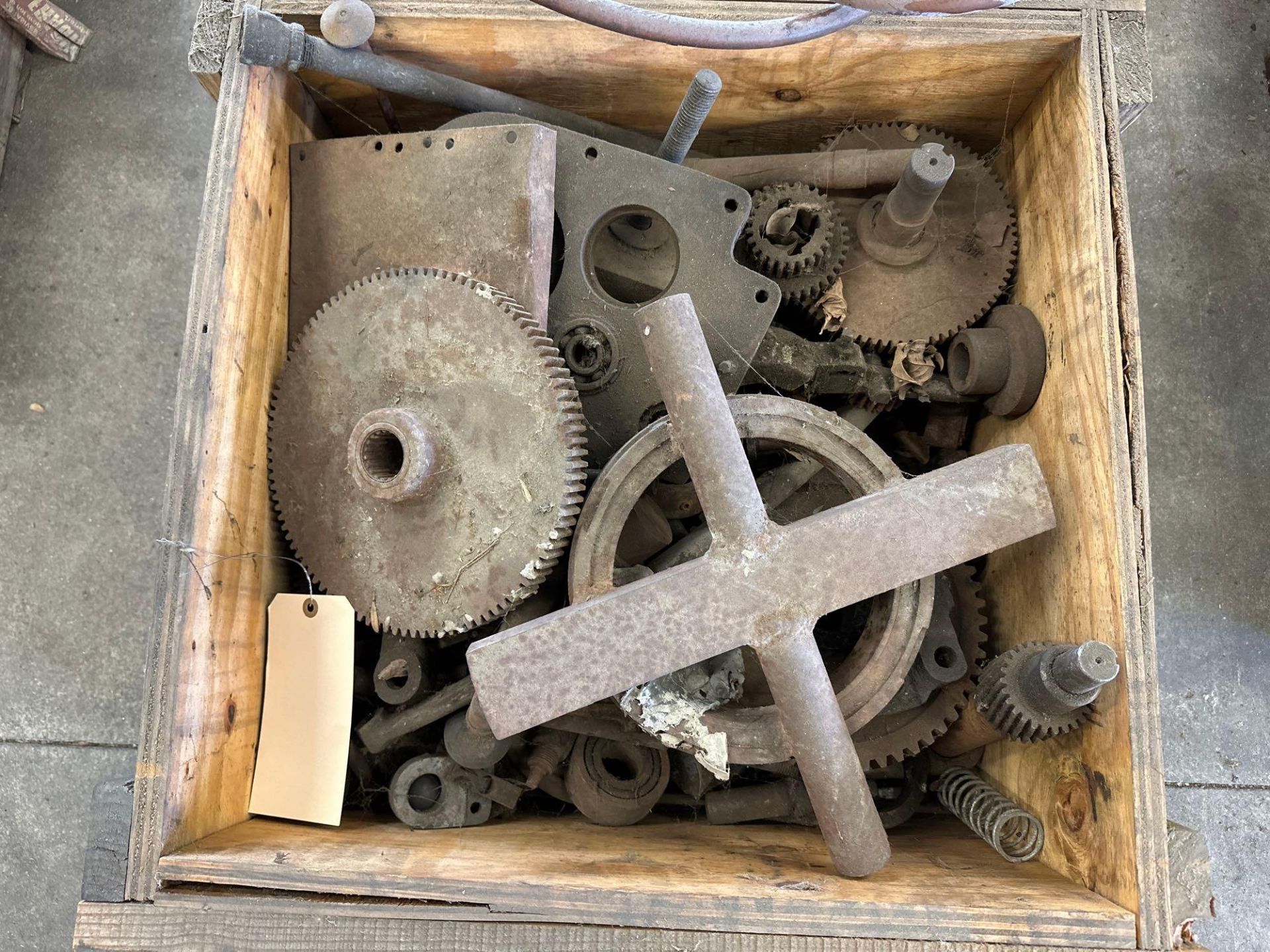 Lot of 14 Pallets of Axelson Parts: Motors, Gear Boxes, Steady Rests, Tail Stocks, Electrical Cabine - Image 11 of 31