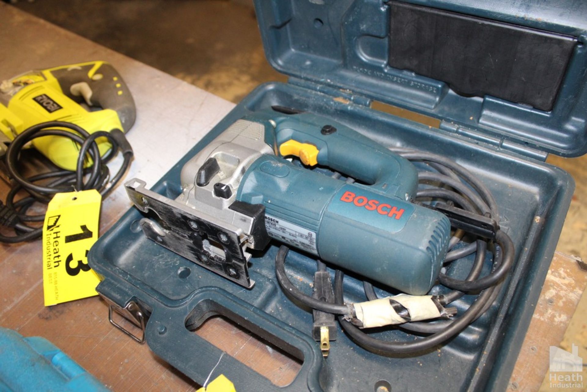 BOSCH 1587 AVS JIGSAW WITH CASE