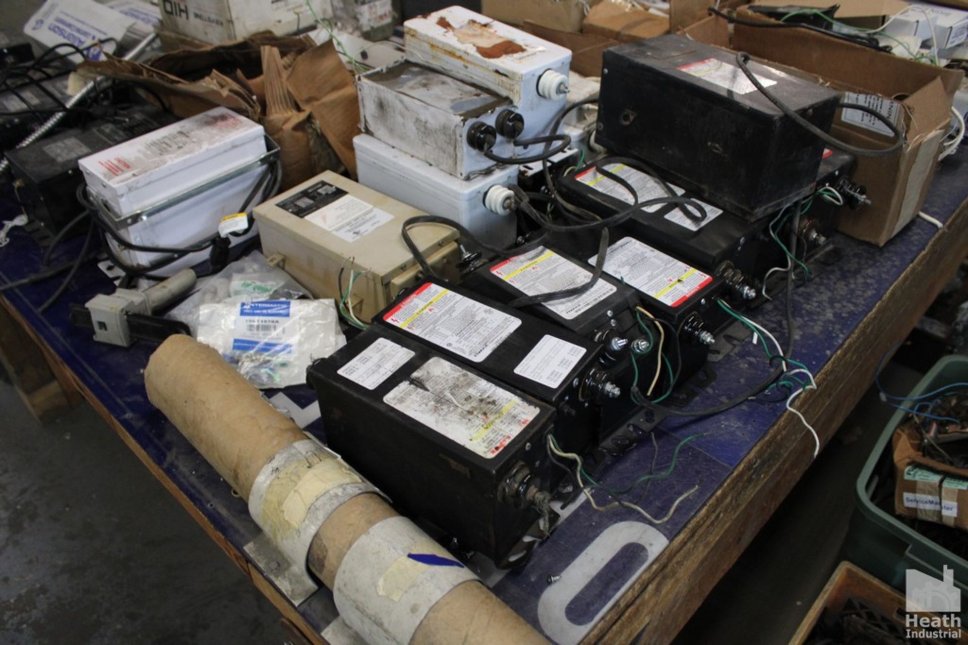 LARGE QTY HARDWARE AND ELECTRICAL SUPPLIES - Image 4 of 7