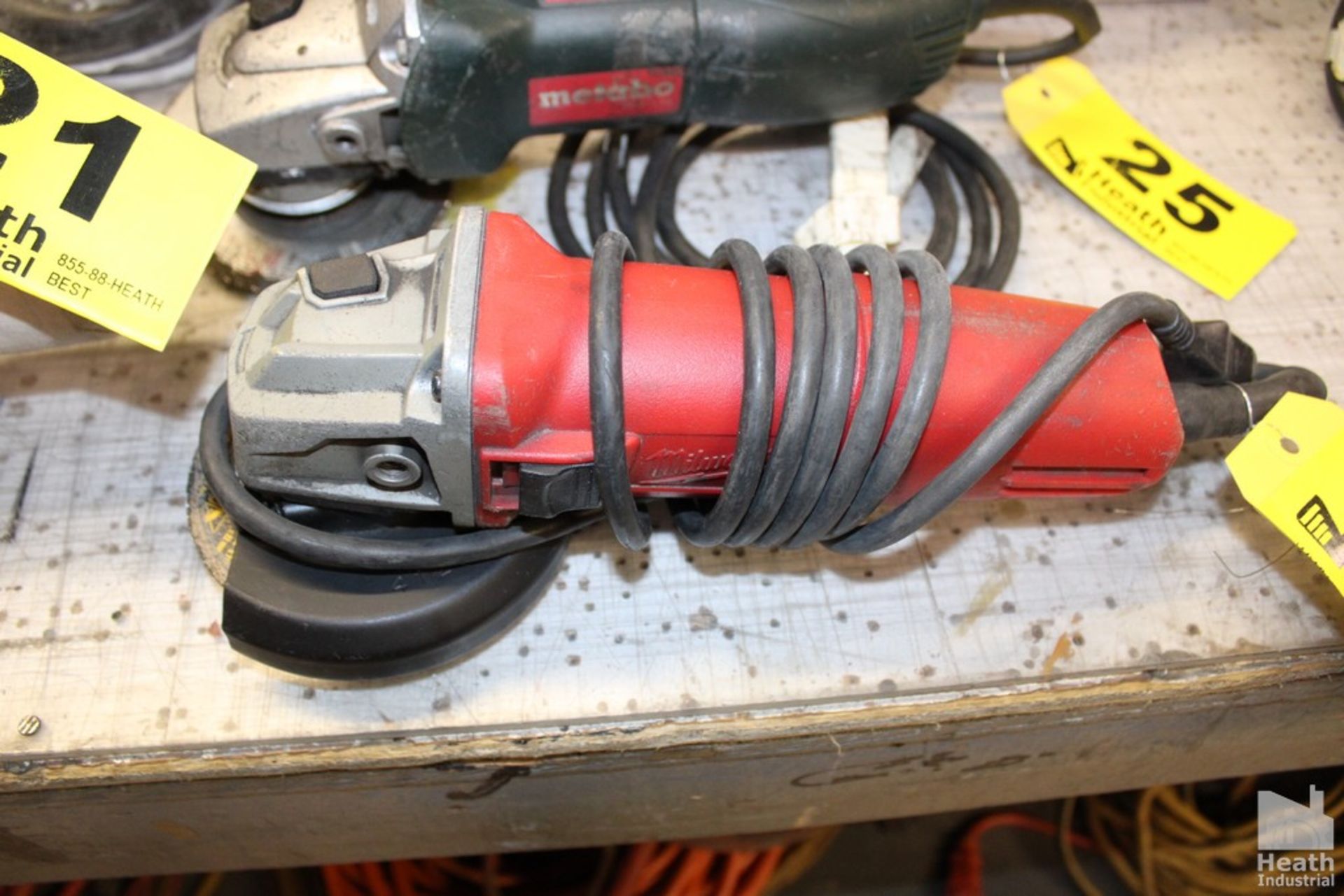 MILWAUKEE 6130-33, 4-1/2" GRINDER