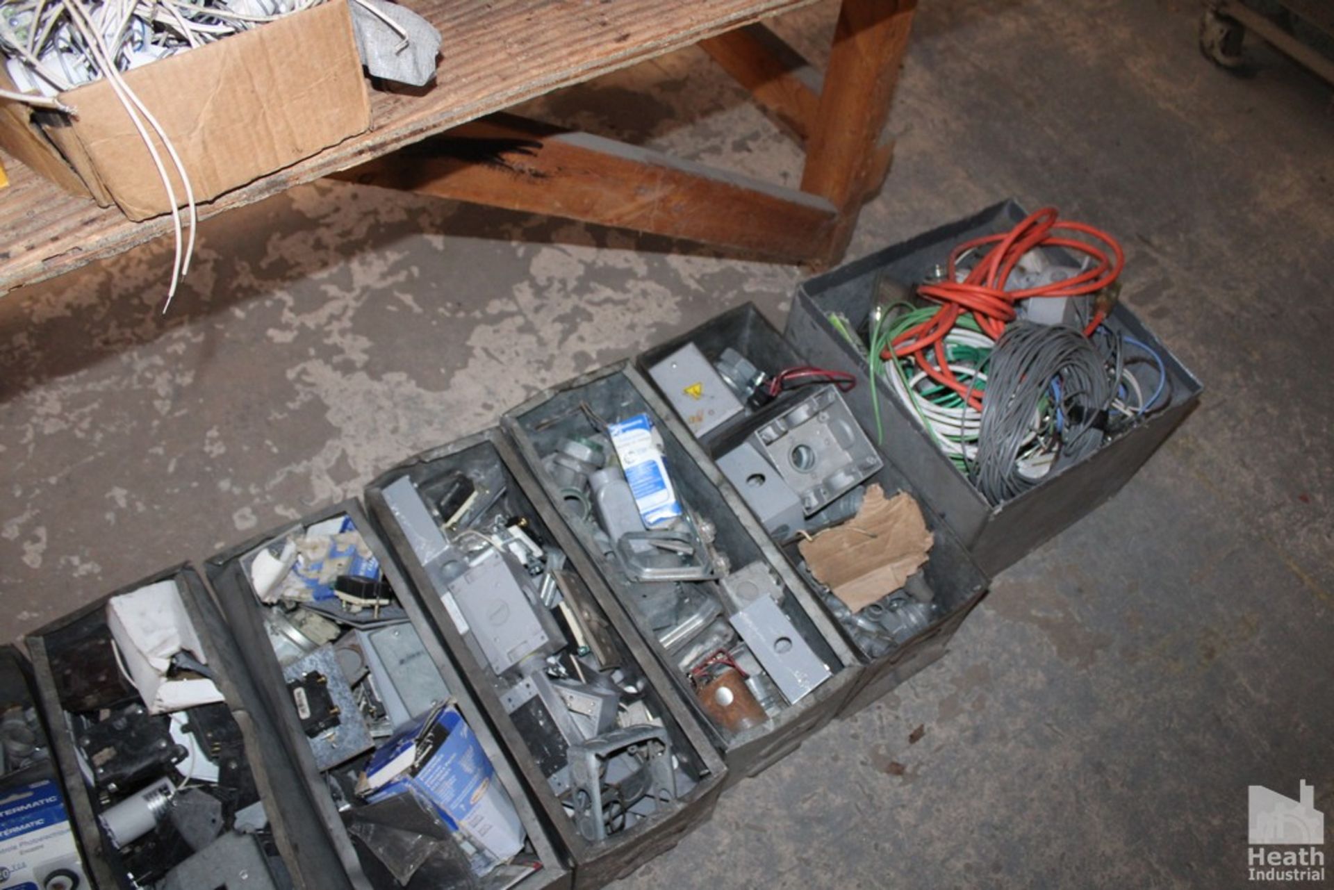 LARGE QTY HARDWARE AND ELECTRICAL SUPPLIES - Image 7 of 7