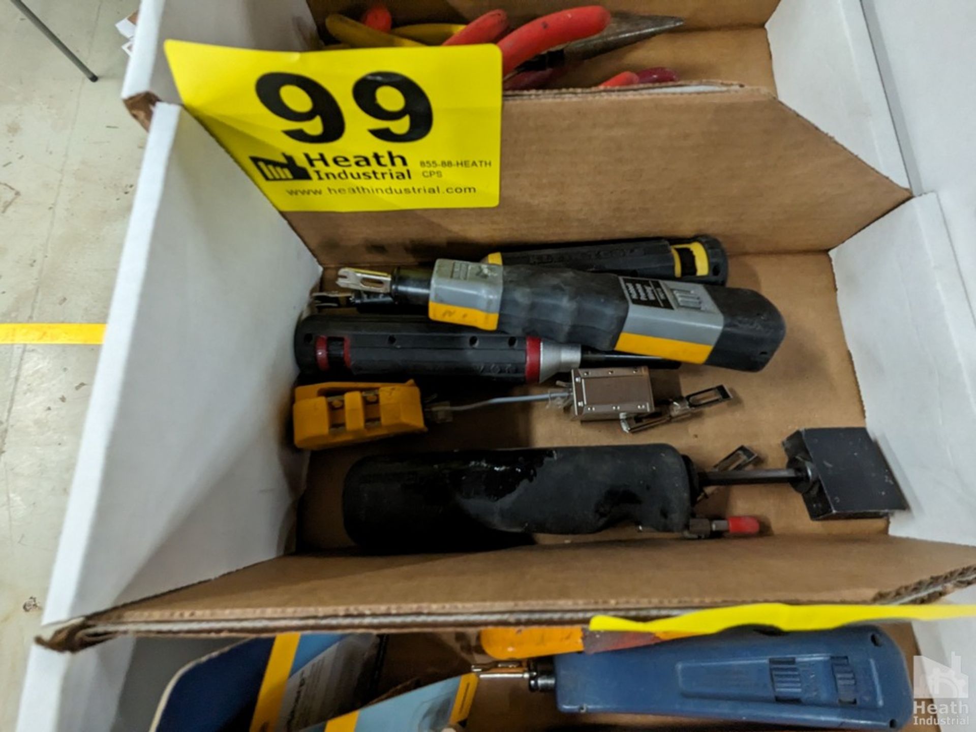 ASSORTED PUNCH DOWN TOOLS IN BOX