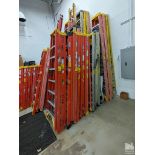 WERNER 8' FIBERGLASS STEP LADDER