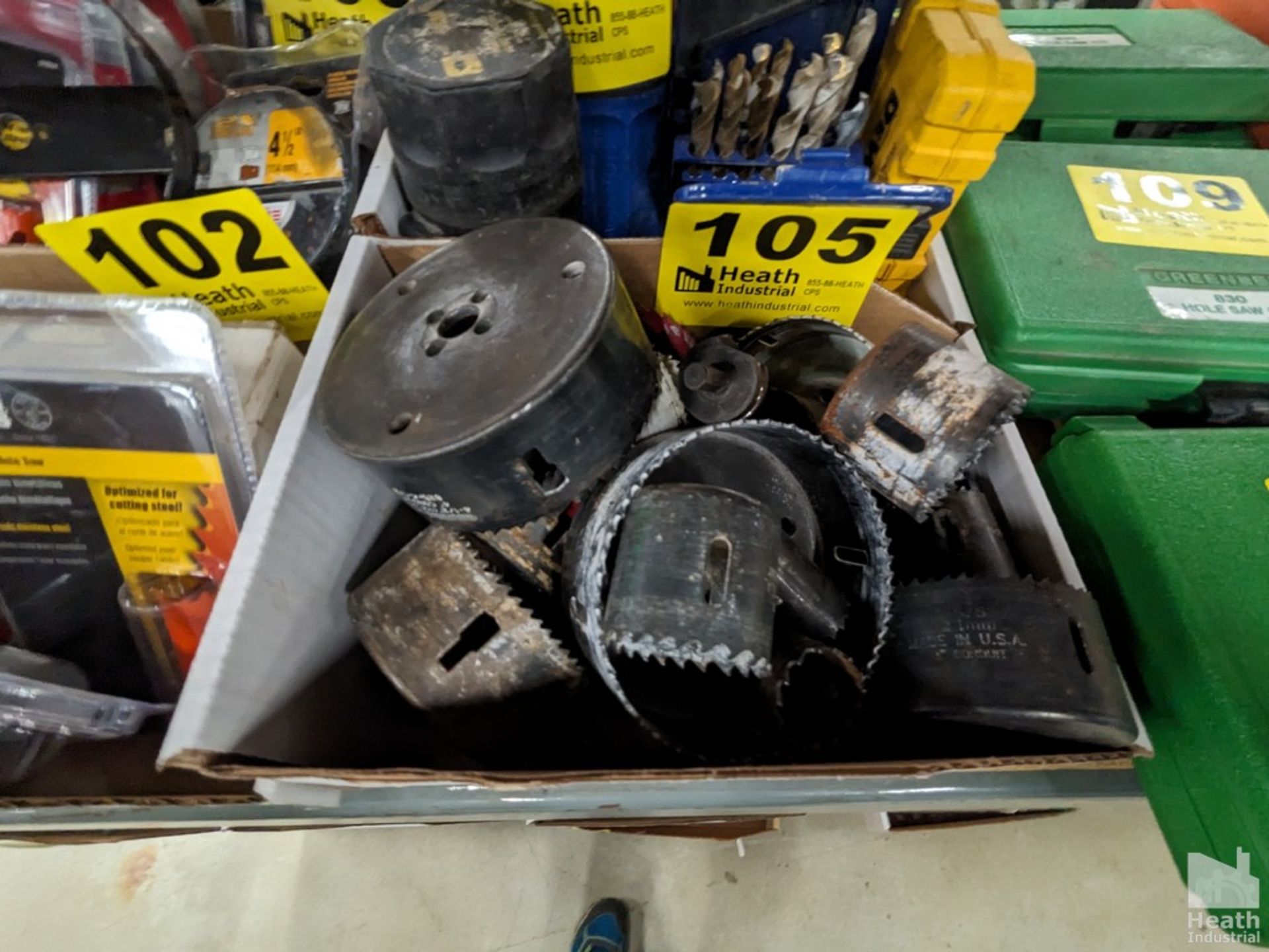 ASSORTED HOLE SAWS IN BOX