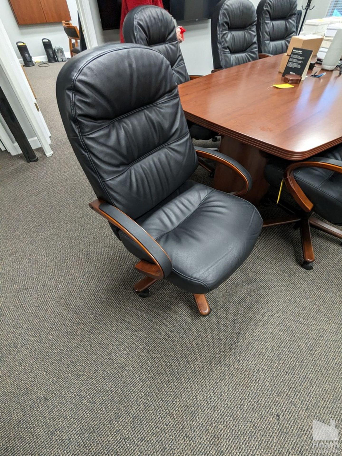 (8) EXECUTIVE CONFERENCE TABLE CHAIRS - Image 2 of 2