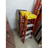 WERNER 4' FIBERGLASS STEP LADDER