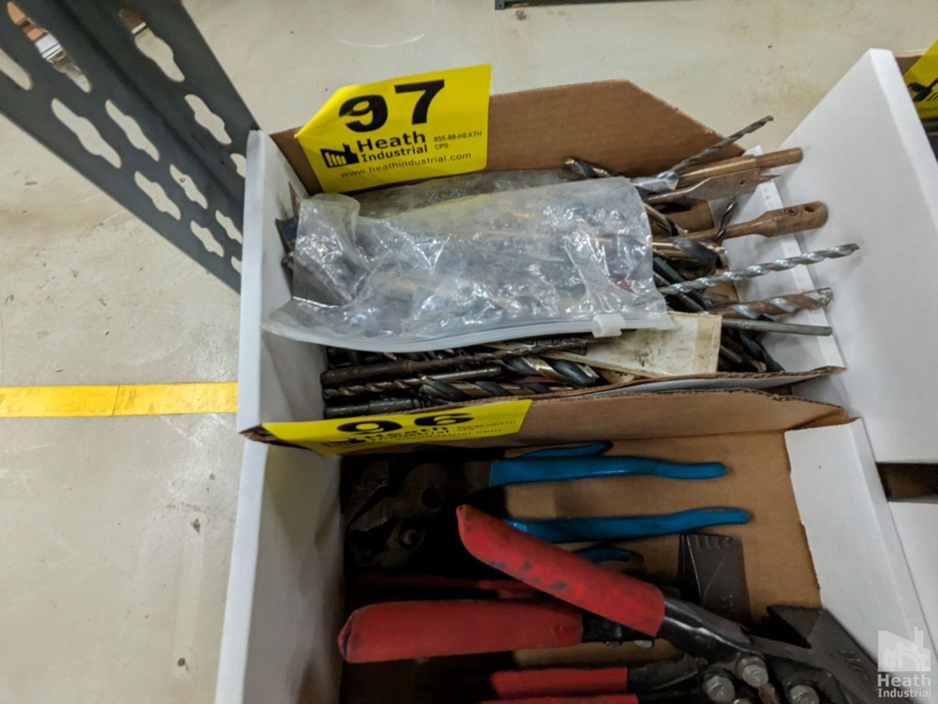 ASSORTED DRILL BITS IN BOX