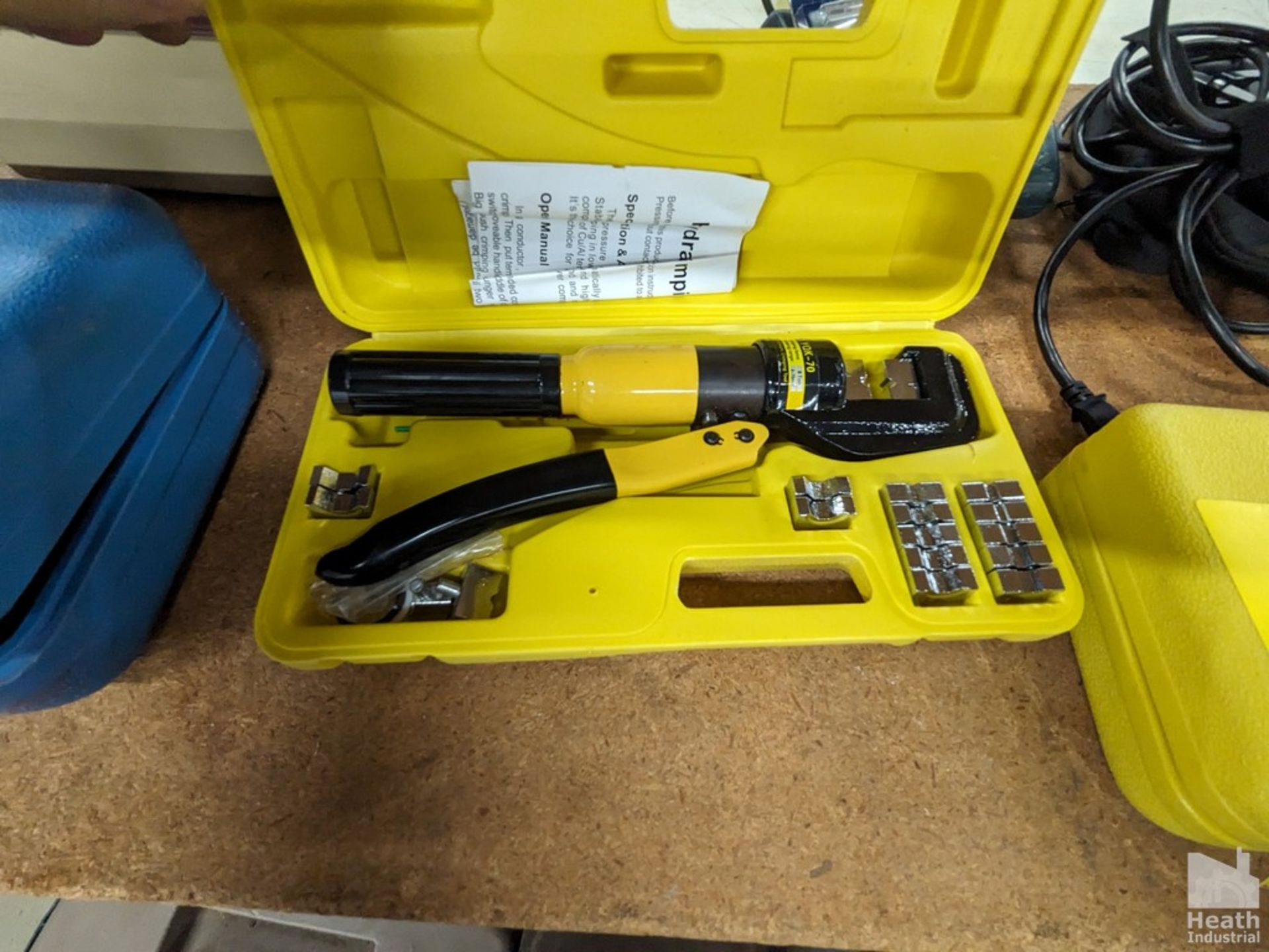 10 TON HYDRAULIC CRIMPING UNIT WITH CASE