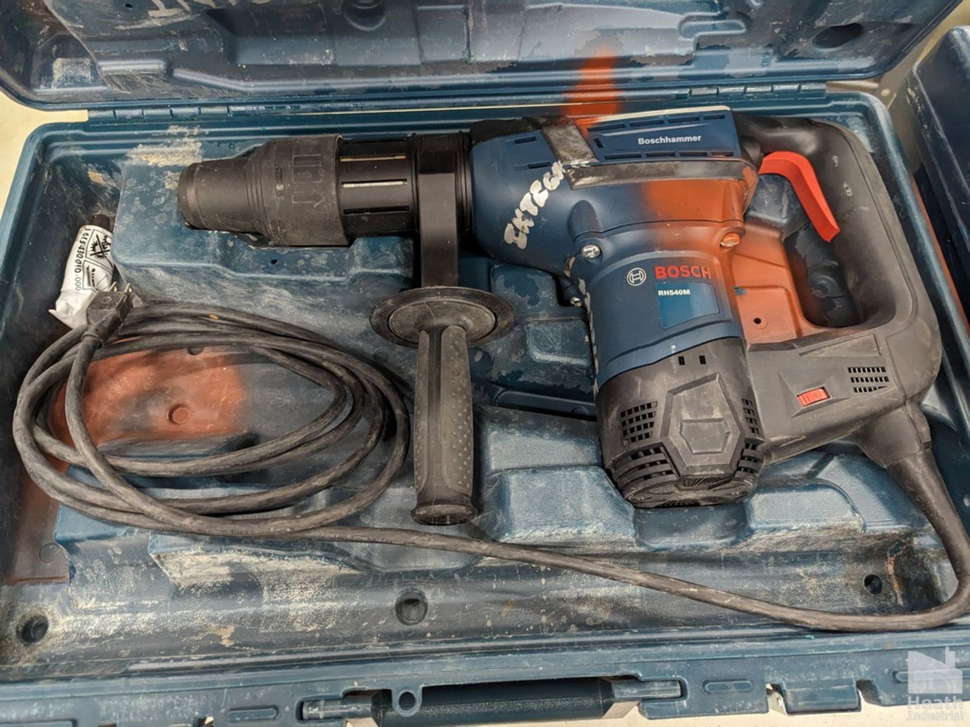 BOSCH MODEL RH540M HEAVY DUTY ROTARY HAMMER DRILL WITH CASE