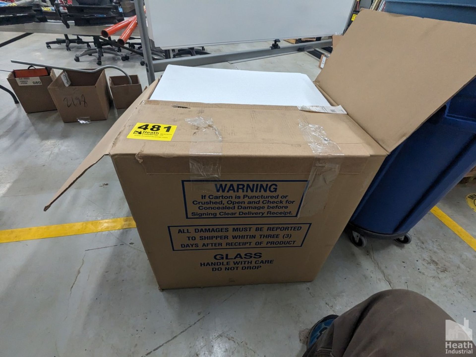 SMALL SERVER RACK (APPEARS NEW IN BOX)