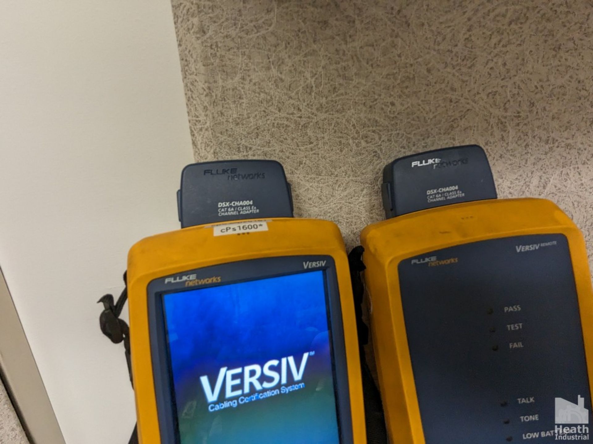 FLUKE MODEL VERSIV DSX-5000 CABLE ANALYZER WTIH DSC-CHA004 CAT6 CHANNEL ADAPTERS, CASE, ACCESSORIES - Image 3 of 4