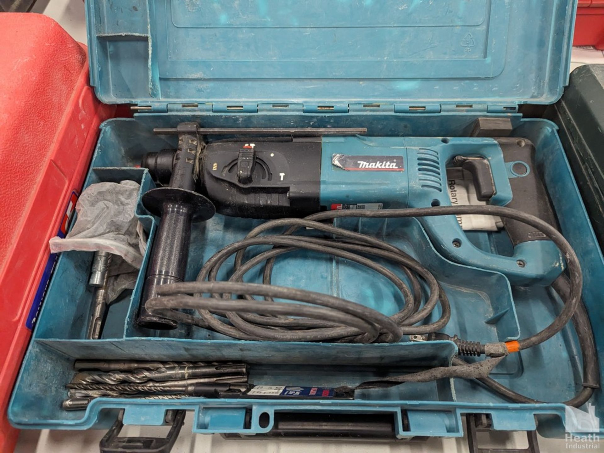 MAKITA ROTARY HAMMER DRILL WITH CASE