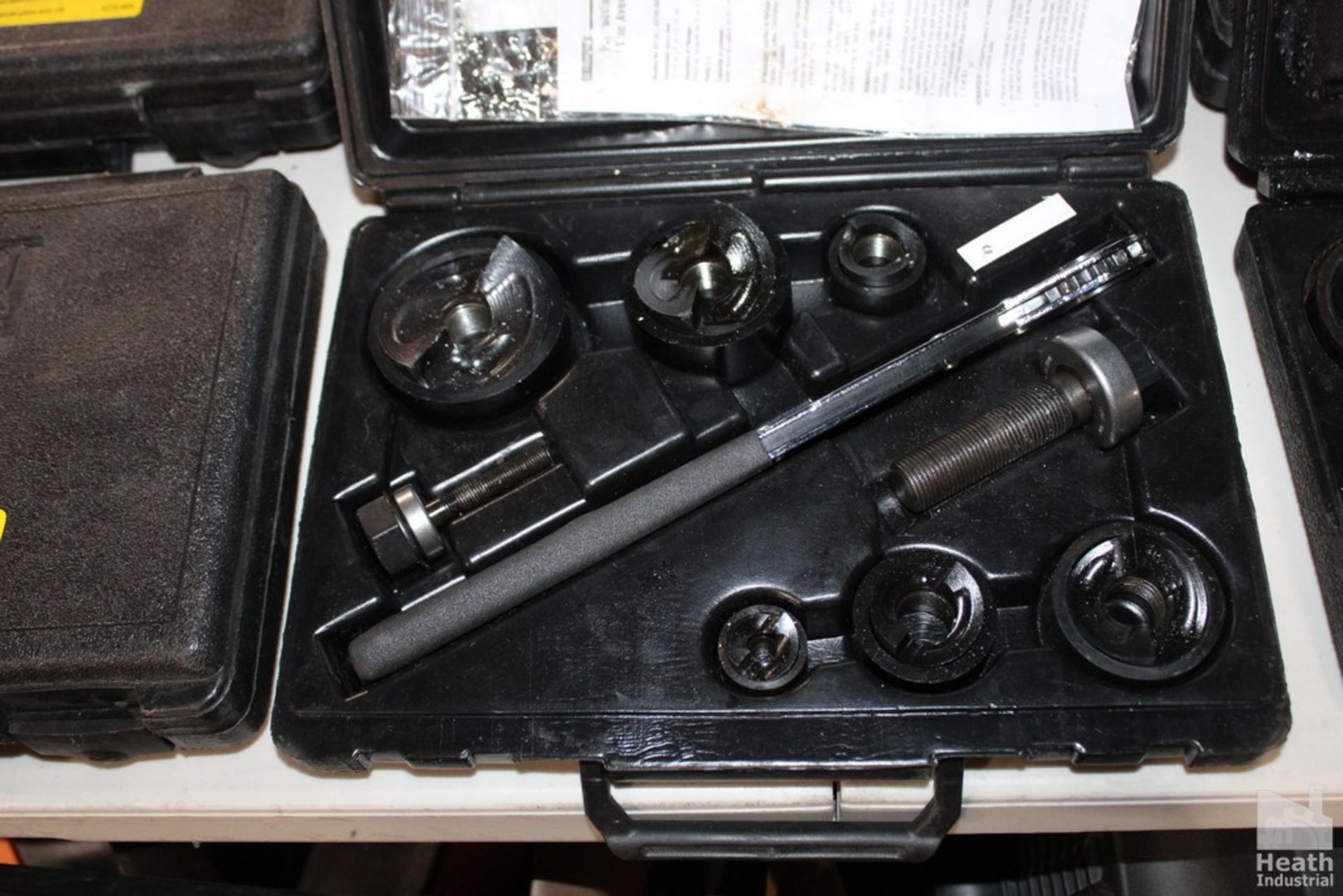 KLEIN MODEL 5372SEN KNOCKOUT PUNCH SET WITH WRENCH - Image 2 of 2