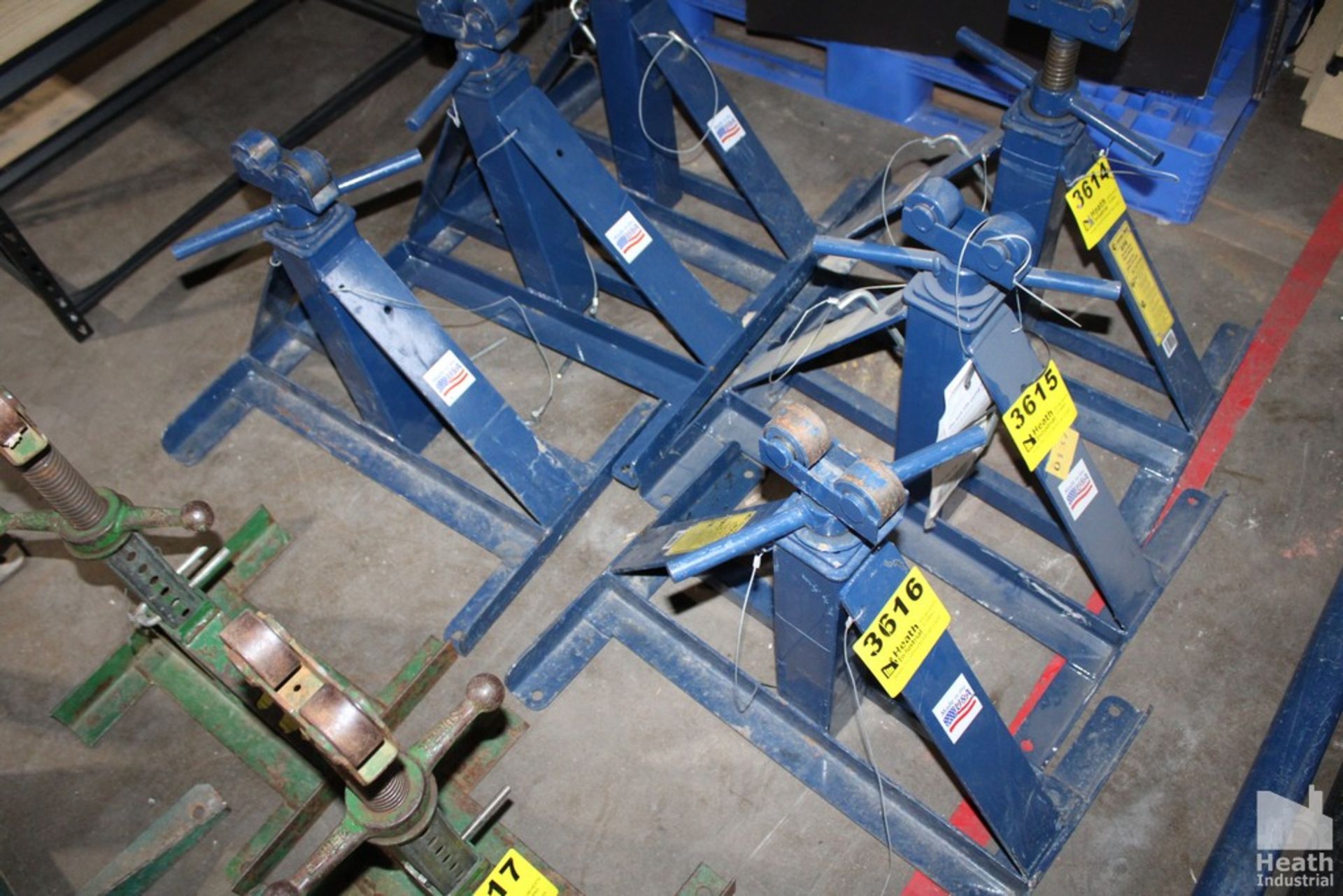 (2) CURRENT TOOL NO. 670 SCREW TYPE REEL STANDS