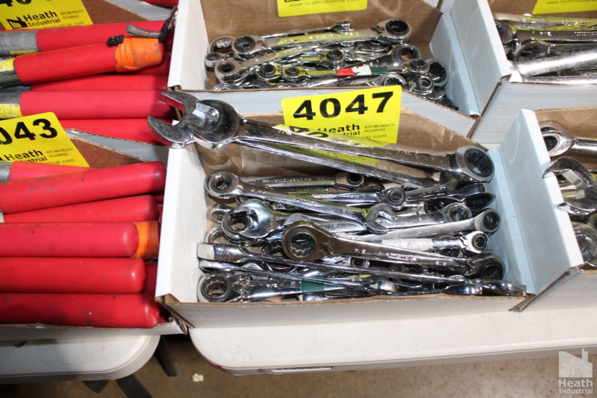 ASSORTED RATCHETING GEAR WRENCHES IN BOX