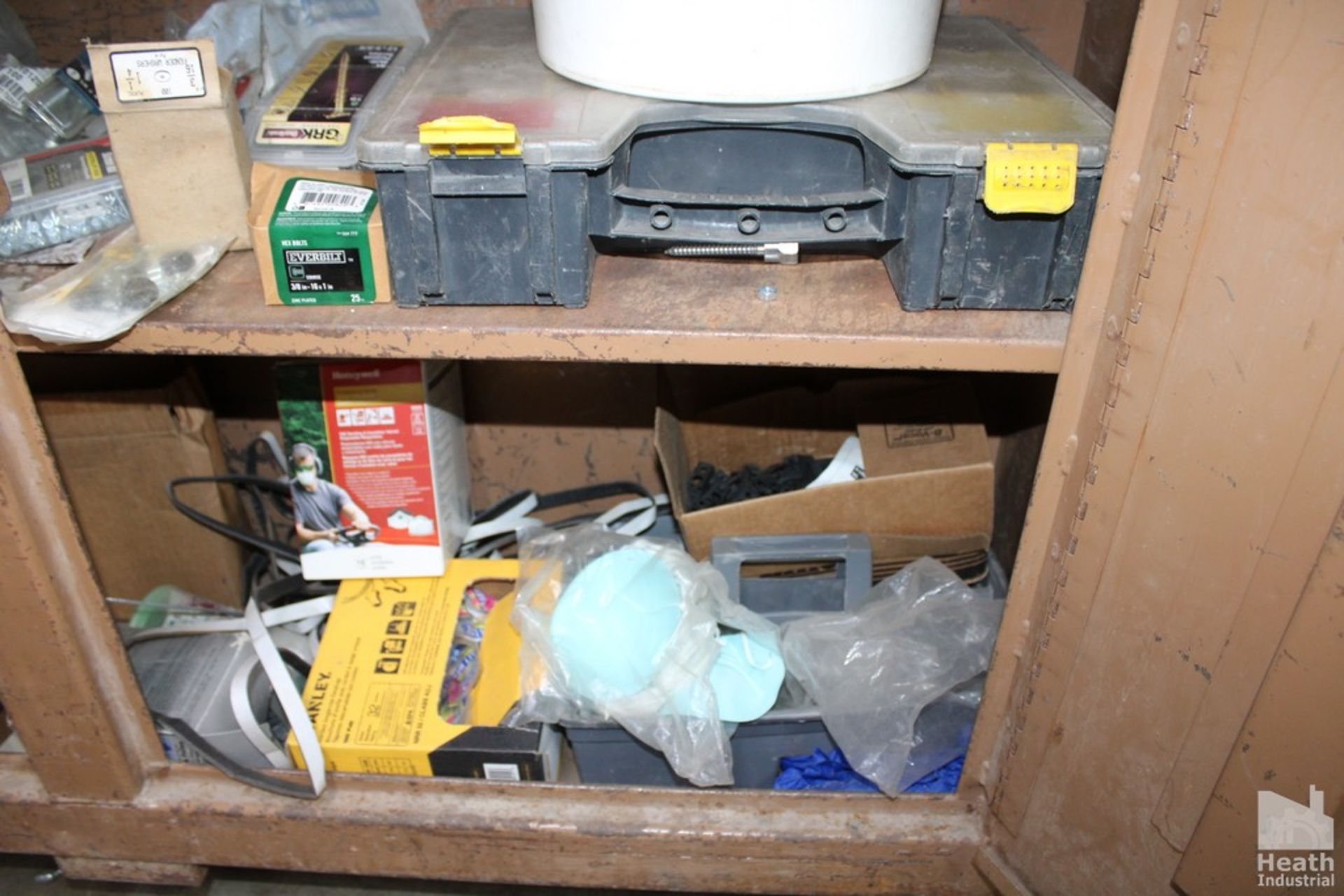 LARGE QTY OF HARDWARE IN JOB BOX ON (4) SHELVES - Image 4 of 4