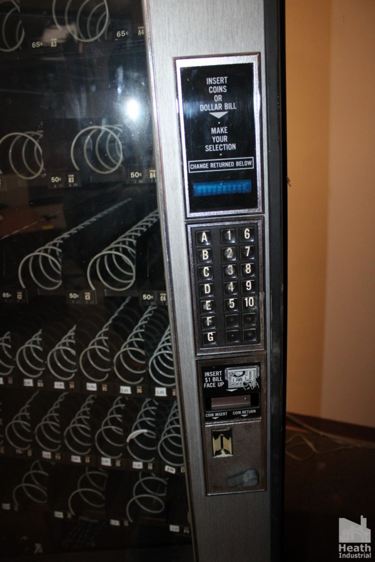 NATIONAL VENDORS VENDING MACHINE (NO KEY) - Image 5 of 5