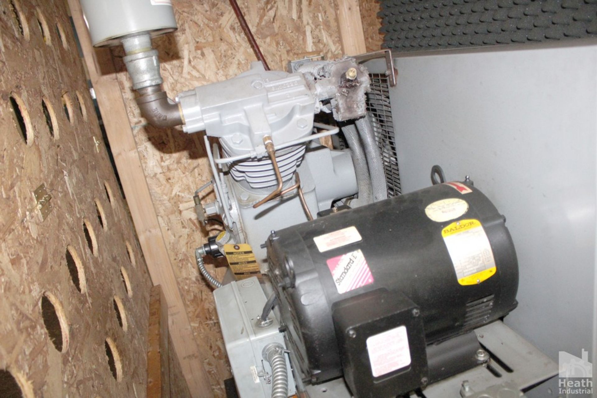 INGERSOLL RAND 10 HP MODEL 2545E10 2 STAGE TANK MOUNTED AIR COMPRESSOR, S/N 30T922771 - Image 2 of 3