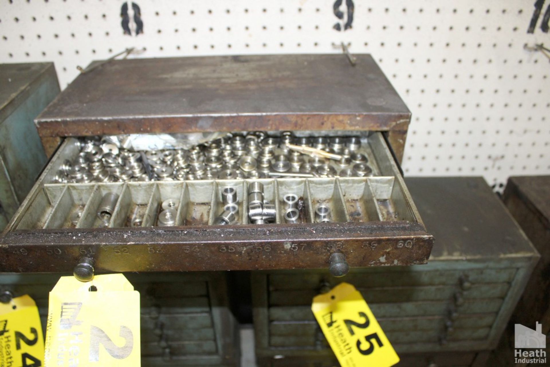 HOUT FIVE DRAWER NUMBER DRILL CABINET 15" X 7-1/2" X 7-1/2 WITH CONTENTS - Image 3 of 3