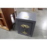 SENTRY MODEL D880 COMBINATION SAFE (SAFE IS LOCKED AND WE DO NOT HAVE THE COMBINATION)