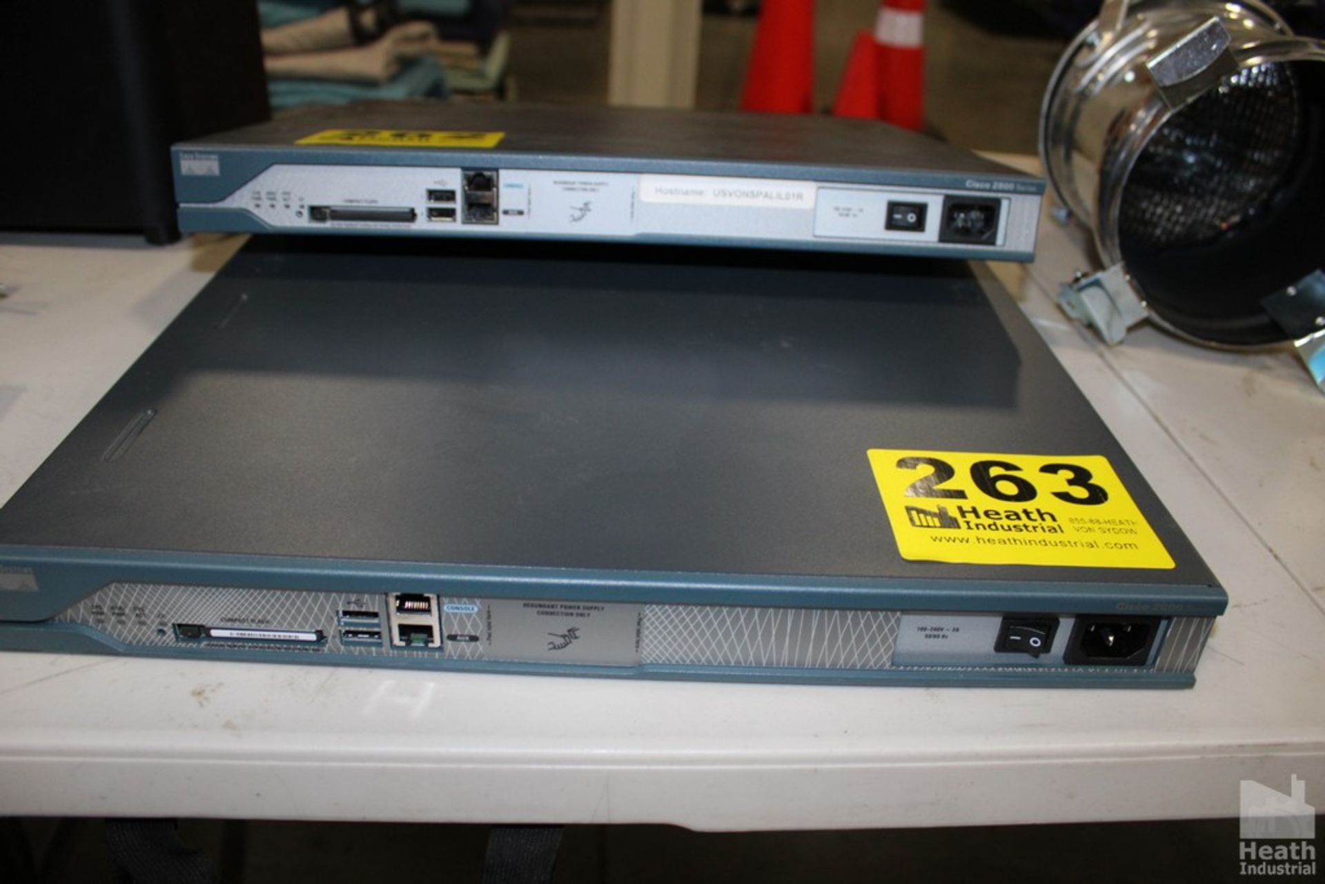 CISCO SYSTEMS MODEL 2811 ROUTER/AC POWER SUPPLY