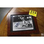 AUTOGRAPHED PHOTO OF WALTER PAYTON, NO AUTHENTICATION AVAILABLE