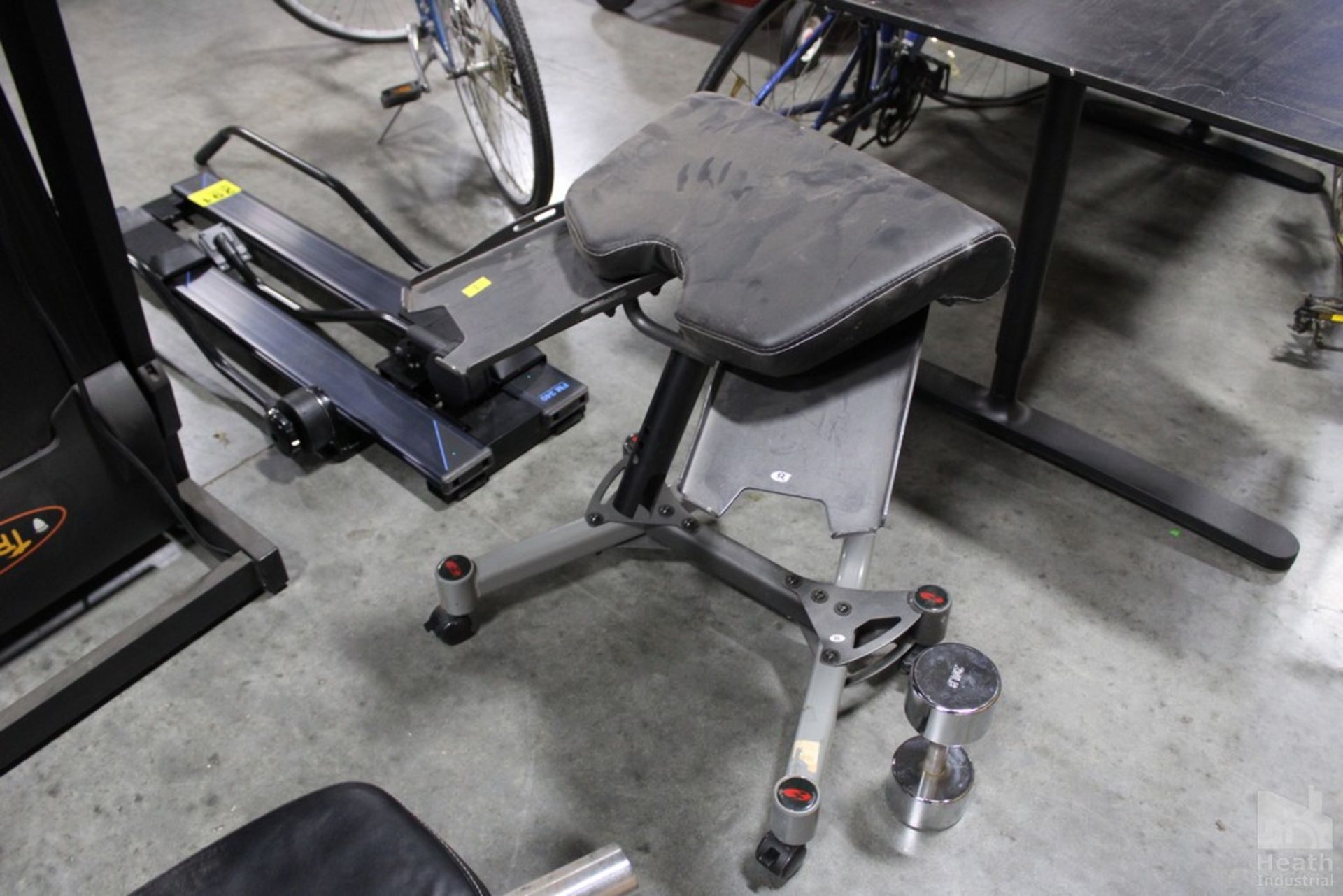 LEG BENCH WITH WEIGHT - Image 2 of 3