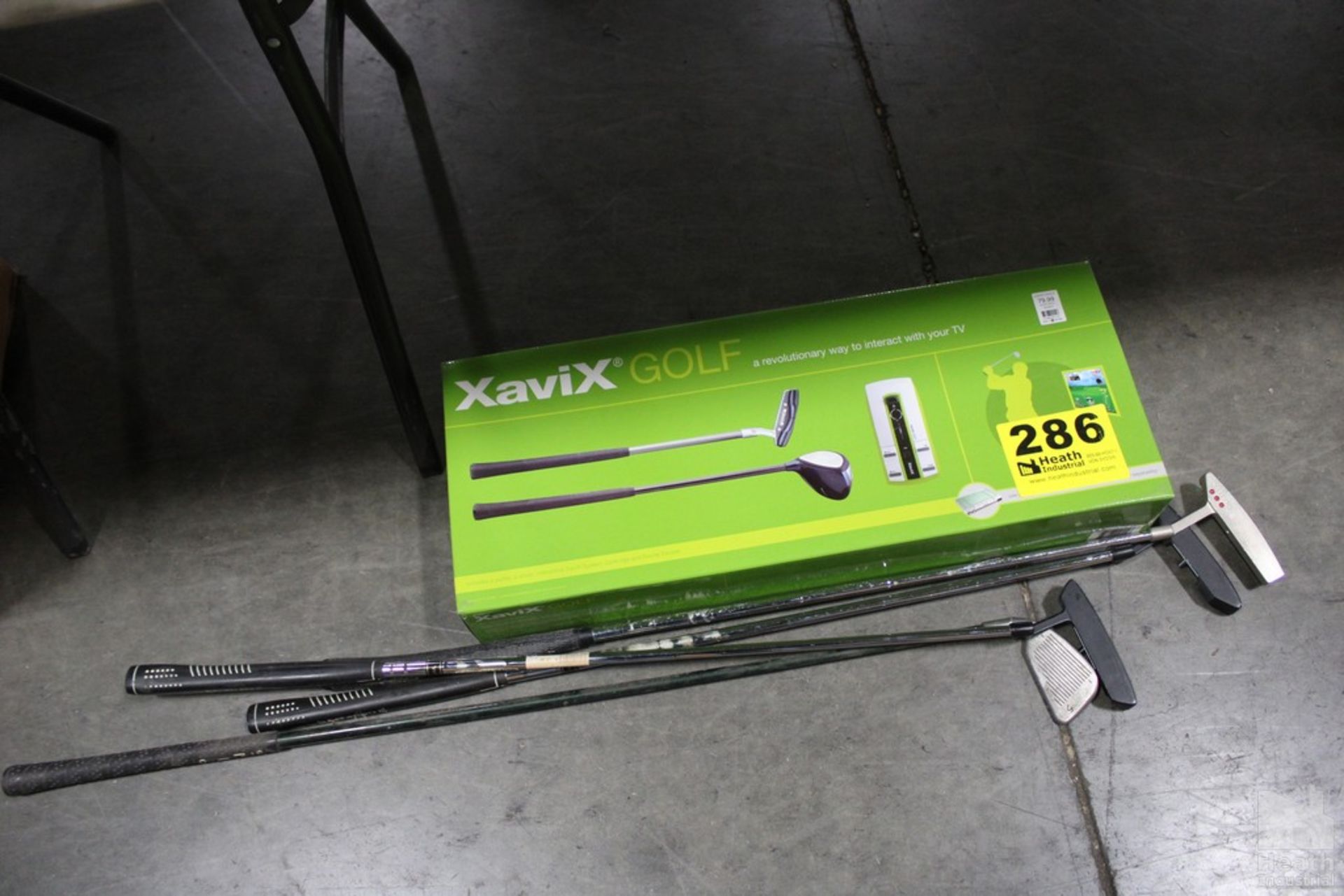 XAVIX TV INTERACTIVE GOLF KIT AND ASSORTED CLUBS