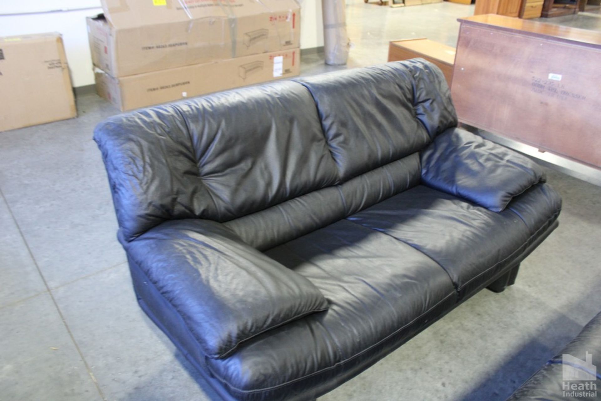 MATCHING LEATHER SOFA AND LOVESEAT - Image 3 of 3