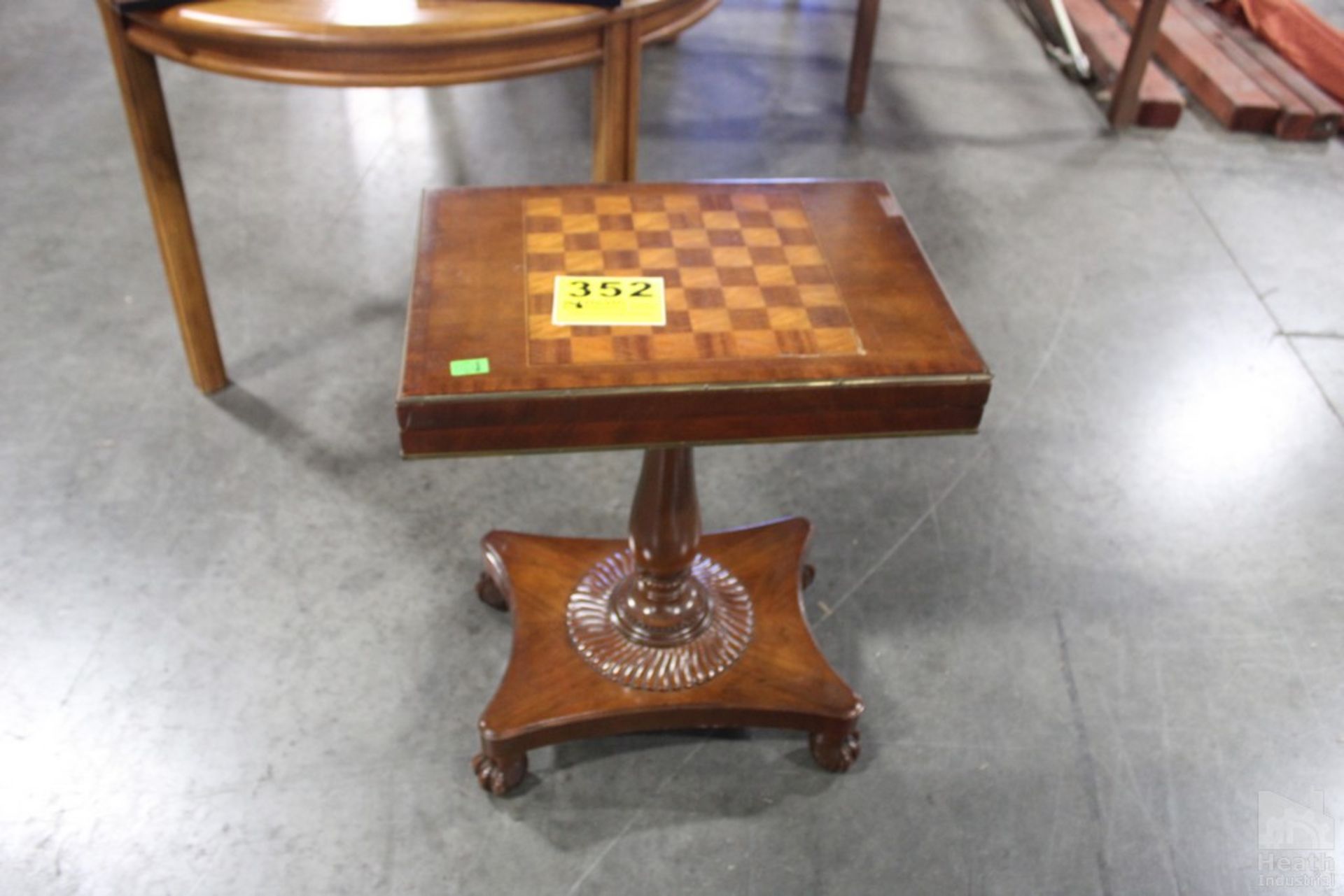 PEDESTAL TABLE WITH CHECKER BOARD AND BACKGAMMON BOARD INSIDE - Image 2 of 3