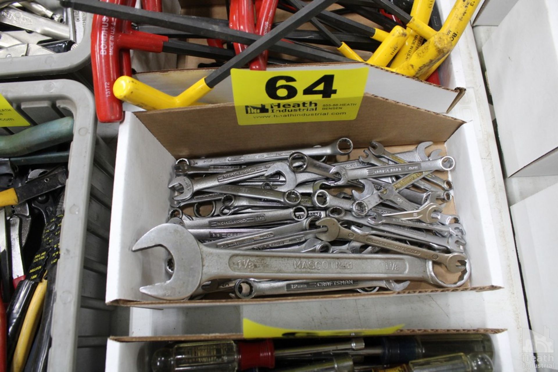 ASSORTED COMBINATION WRENCHES IN BOX