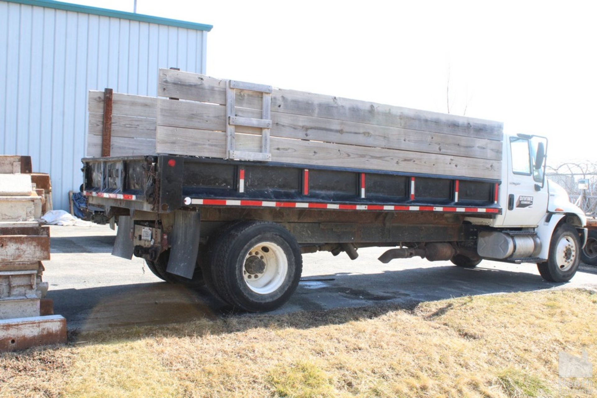 2010 INTERNATIONAL 18’ MODEL DURASTAR 4300 SBA 4X2 CONTRACTORS DUMP TRUCK, VIN: 1HTMMAANXAH250745, - Image 4 of 8