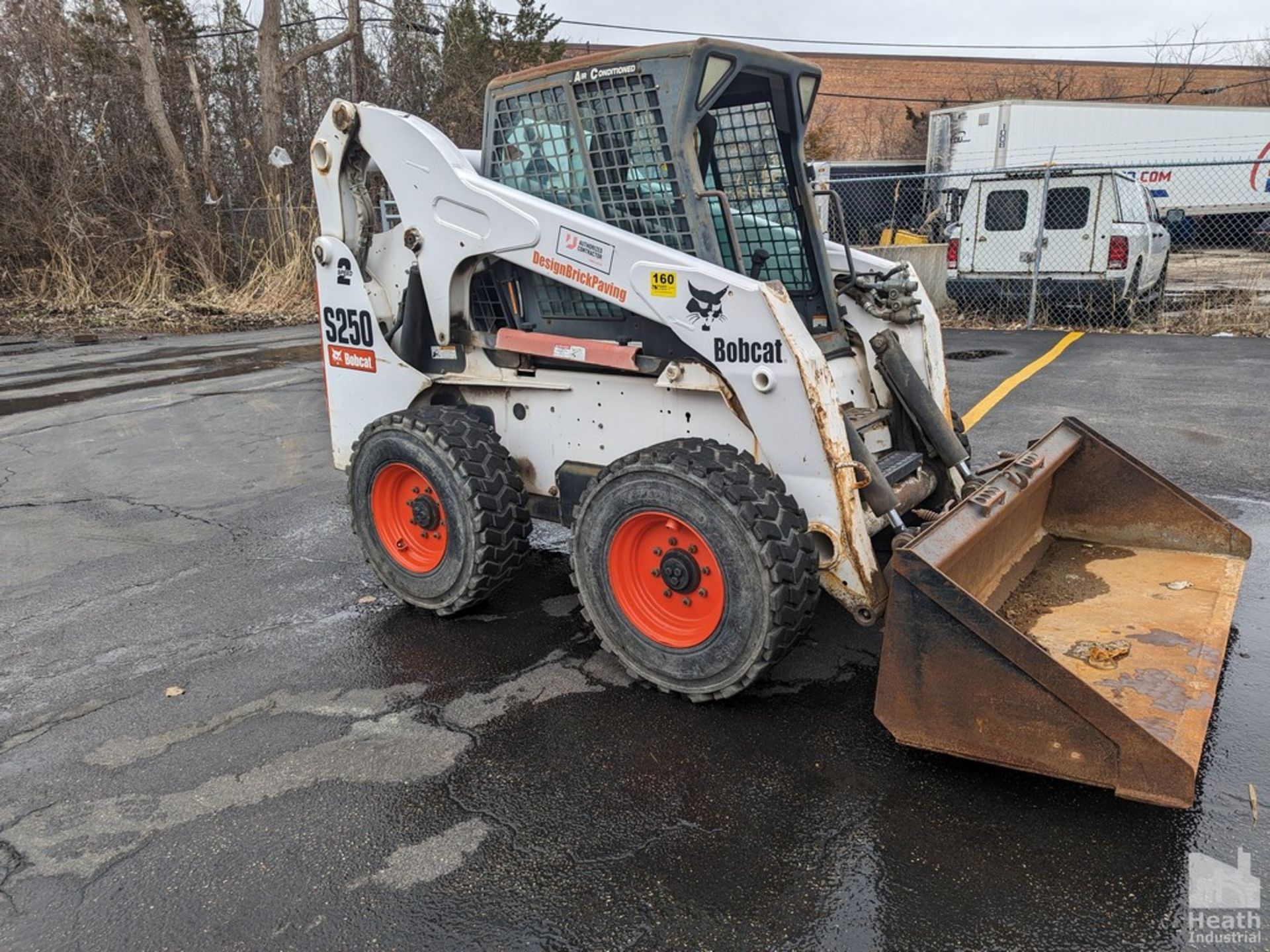 BOBCAT MODEL S250 SKID STEER LOADER, PIN 521316469, AUX HYDRAULICS, 2353 HOURS SHOWN ON METER