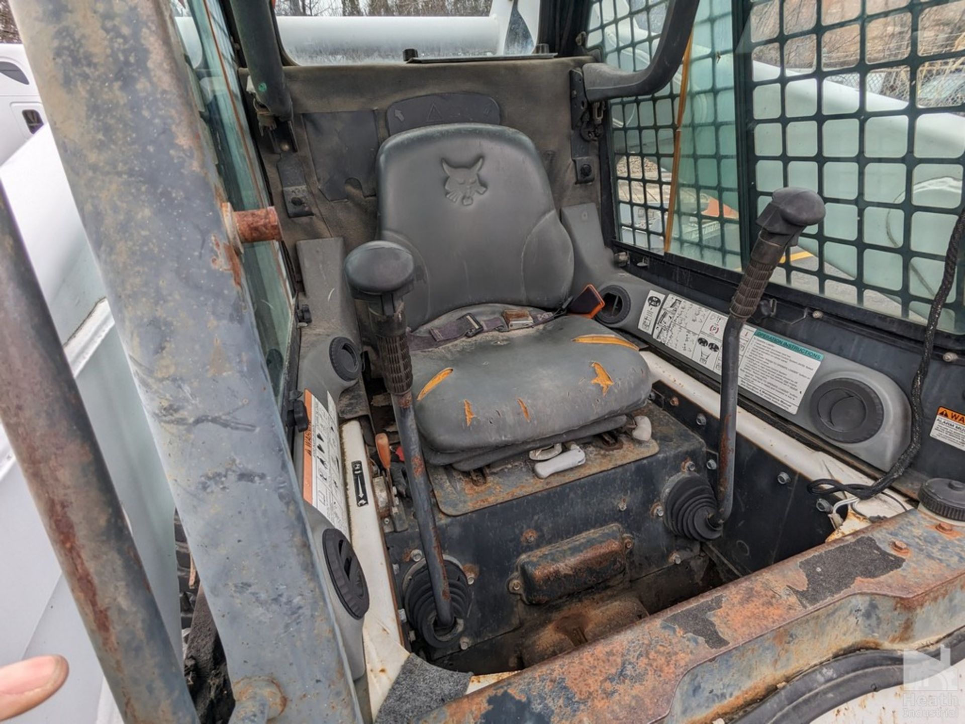 BOBCAT MODEL S250 SKID STEER LOADER, PIN 521316469, AUX HYDRAULICS, 2353 HOURS SHOWN ON METER - Image 7 of 10