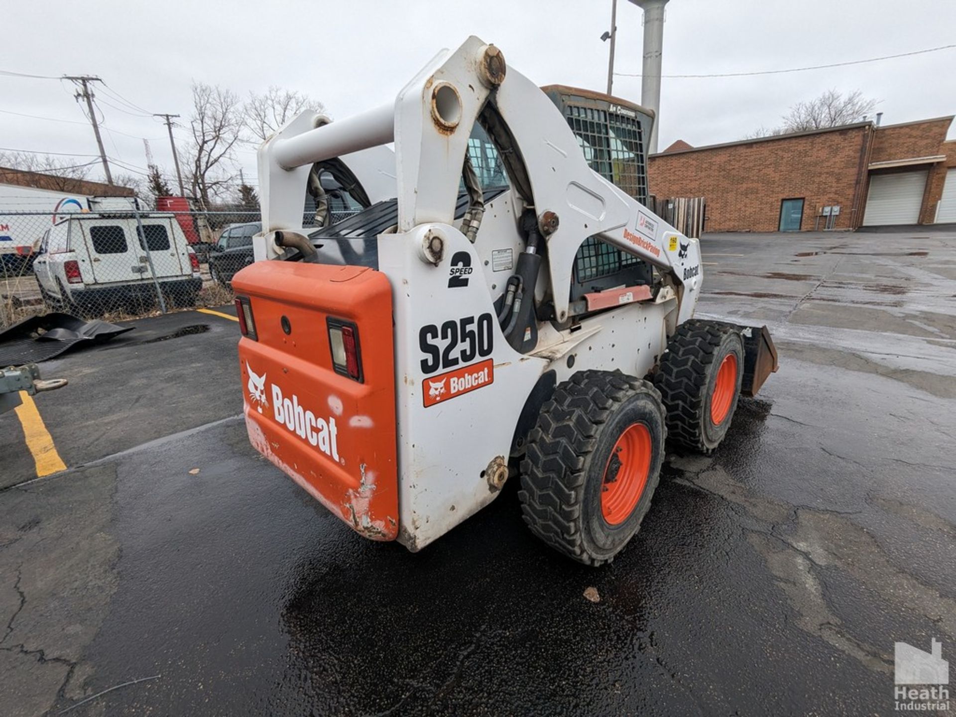 BOBCAT MODEL S250 SKID STEER LOADER, PIN 521316469, AUX HYDRAULICS, 2353 HOURS SHOWN ON METER - Image 6 of 10