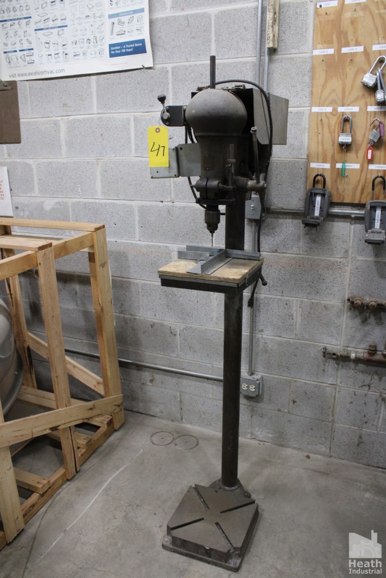 DRILL PRESS WITH STAND