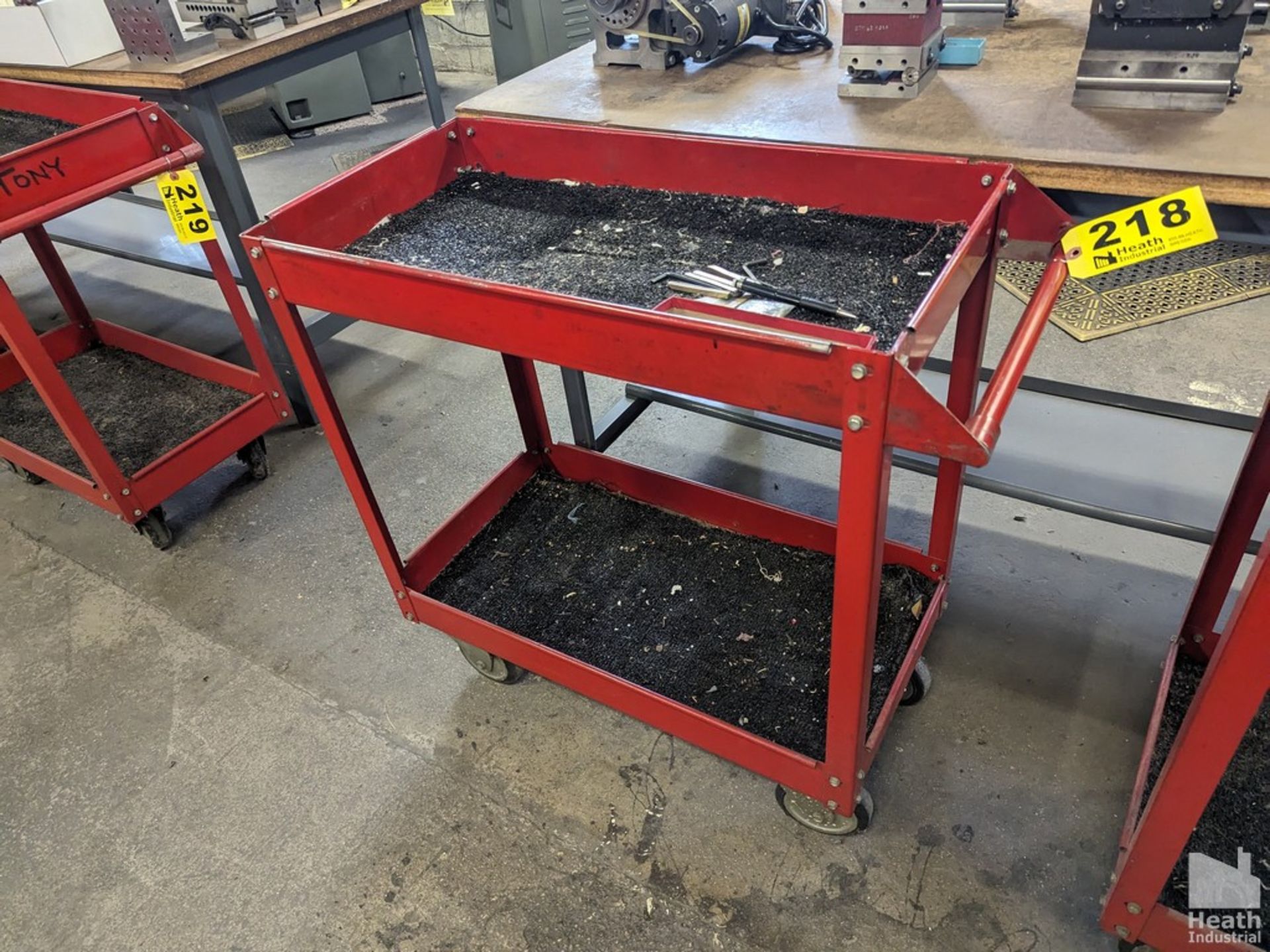 PORTABLE STEEL SHOP CART 32" X 16" X 33"