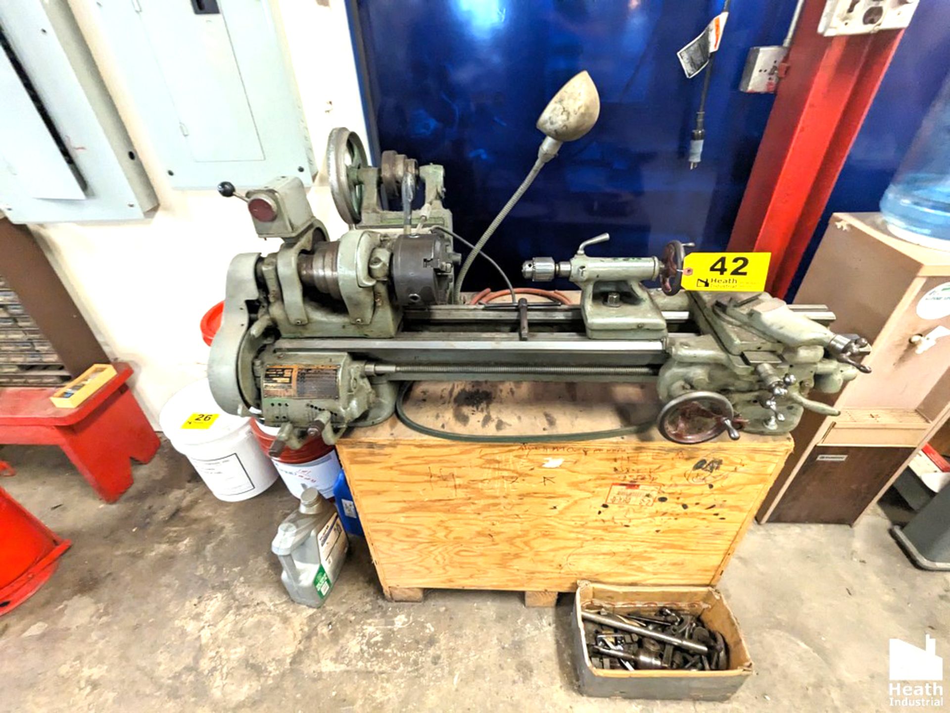 SOUTH BEND 10" X 24" BELT DRIVEN BENCH LATHE, S/N 31605NAR9, WITH 3 -JAW CHUCK, INCH THREADING - Image 3 of 7