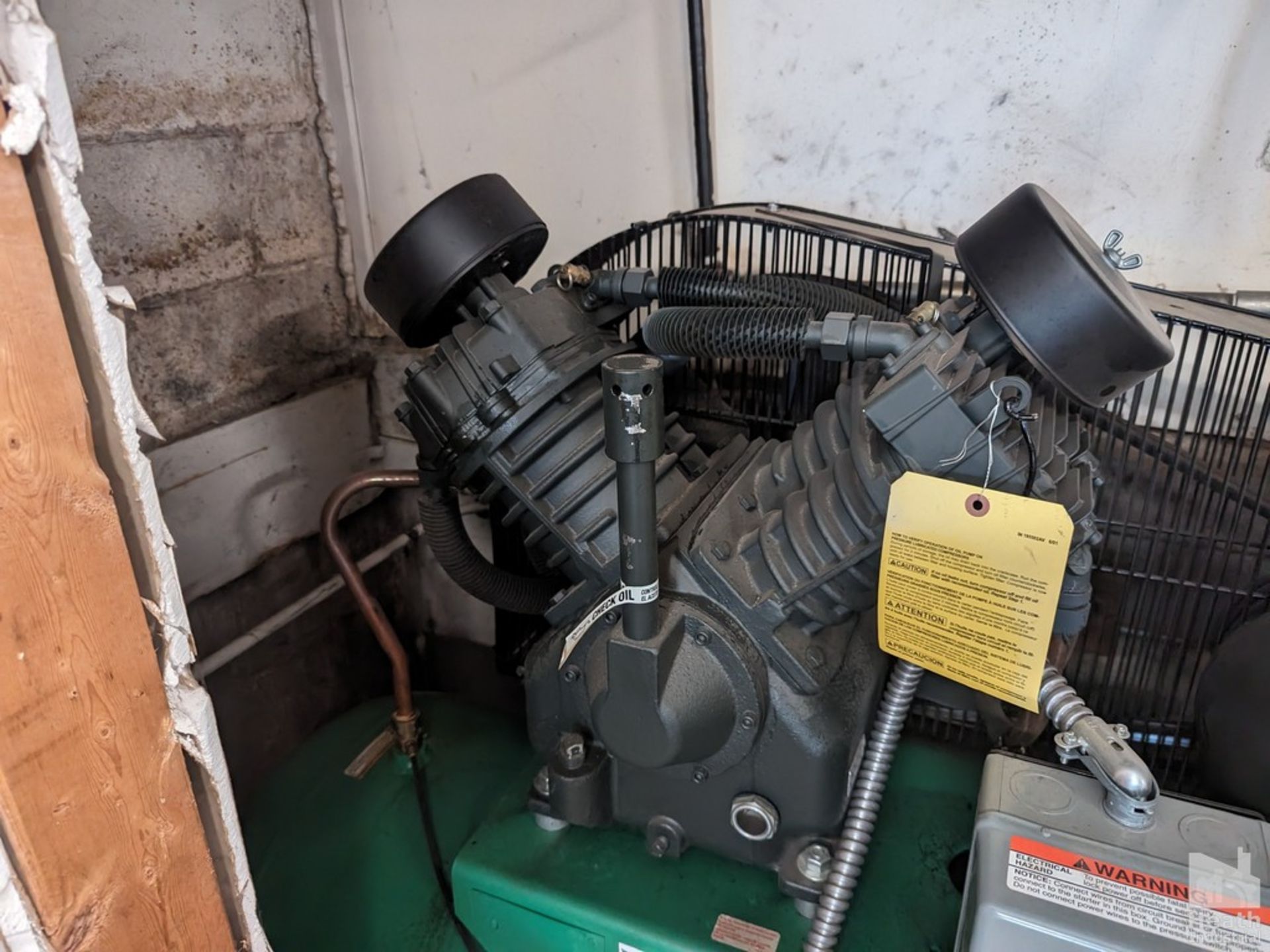 SPEEDAIRE 10 HP MODEL 35WC57 "Y-TYPE" TANK MOUNTED AIR COMPRESSOR, S/N FS99148 (NEW 2018) - Image 2 of 5