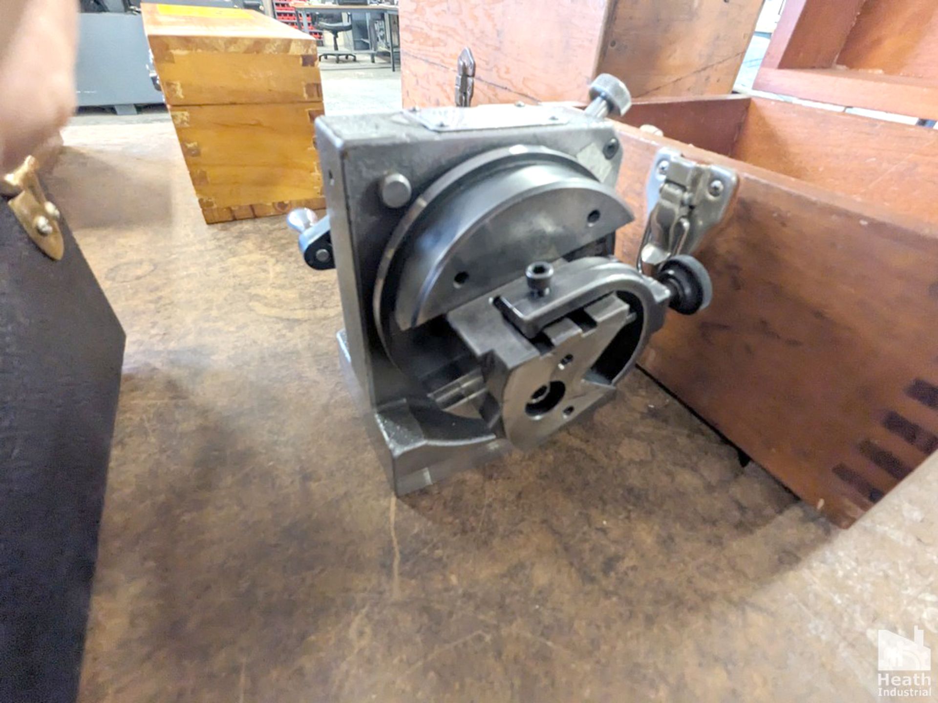 HARIG GRIND-ALL #1 ROTARY V-BLOCK FIXTURE WITH CASE - Image 2 of 4