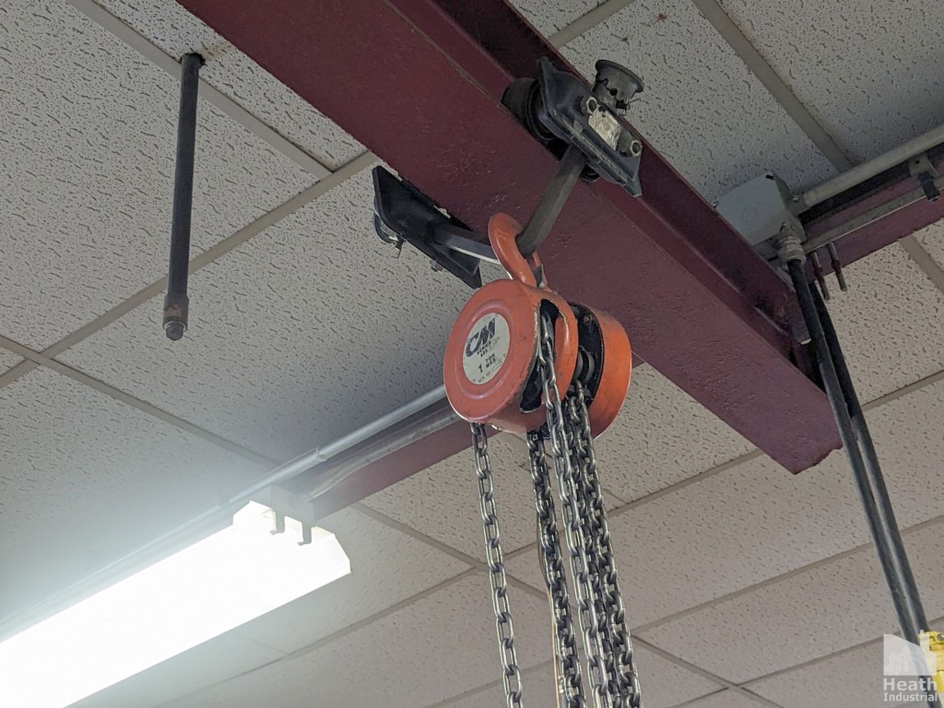 CM 1 TON MANUAL CHAIN HOIST WITH TROLLEY