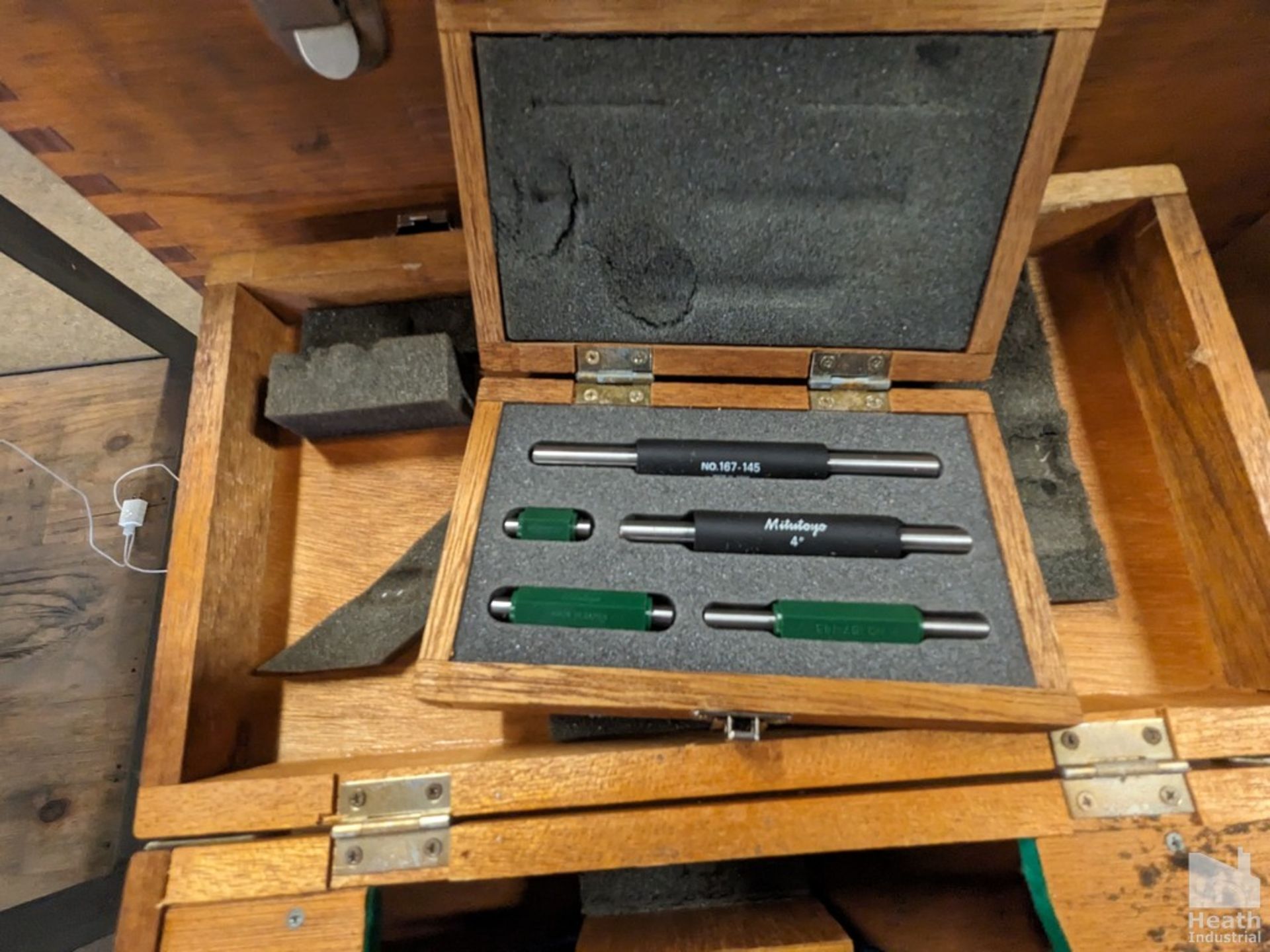 0-6" RATCHETING MICROMETER SET (MADE IN CHINA) WITH MITUTOYO CASE AND STANDARDS - Image 2 of 3