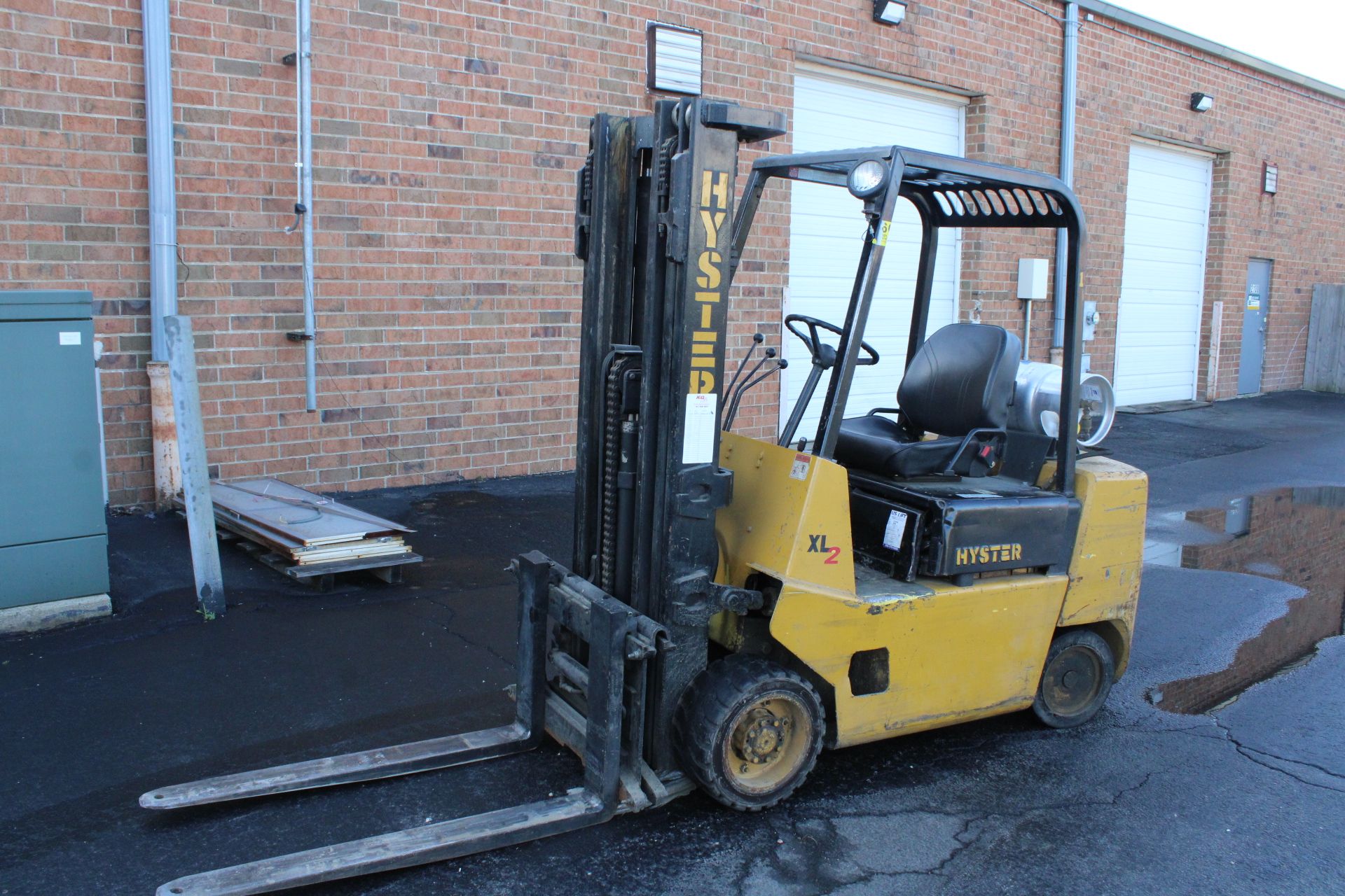 HYSTER MODEL S60XL LP FORKLIFT, S/N A187V16853L, MAX HT. 177", MAX LIFT 6,000LBS. 4,006 HOURS SH