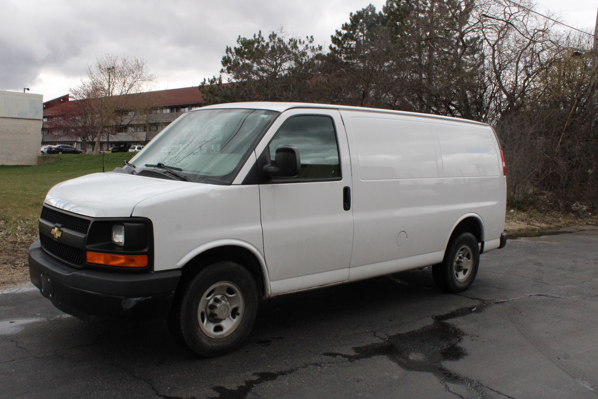 2016 CHEVROLET EXPRESS TRADESMANS VAN - Image 6 of 11