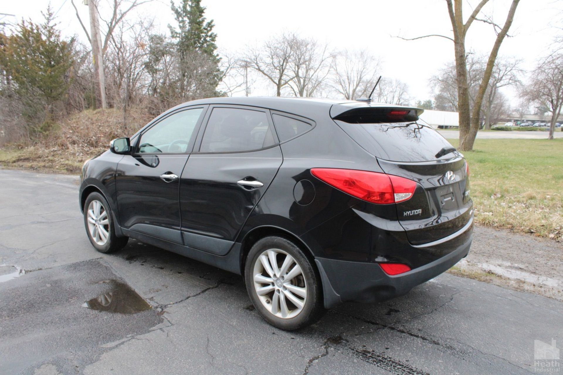 2013 HYUNDAI TUCSON SUV, LEATHER INTERIOR, 2.4L L4, VIN KM8JUCAC0DU606556, 127,184 MILES SHOWN ON - Image 4 of 10