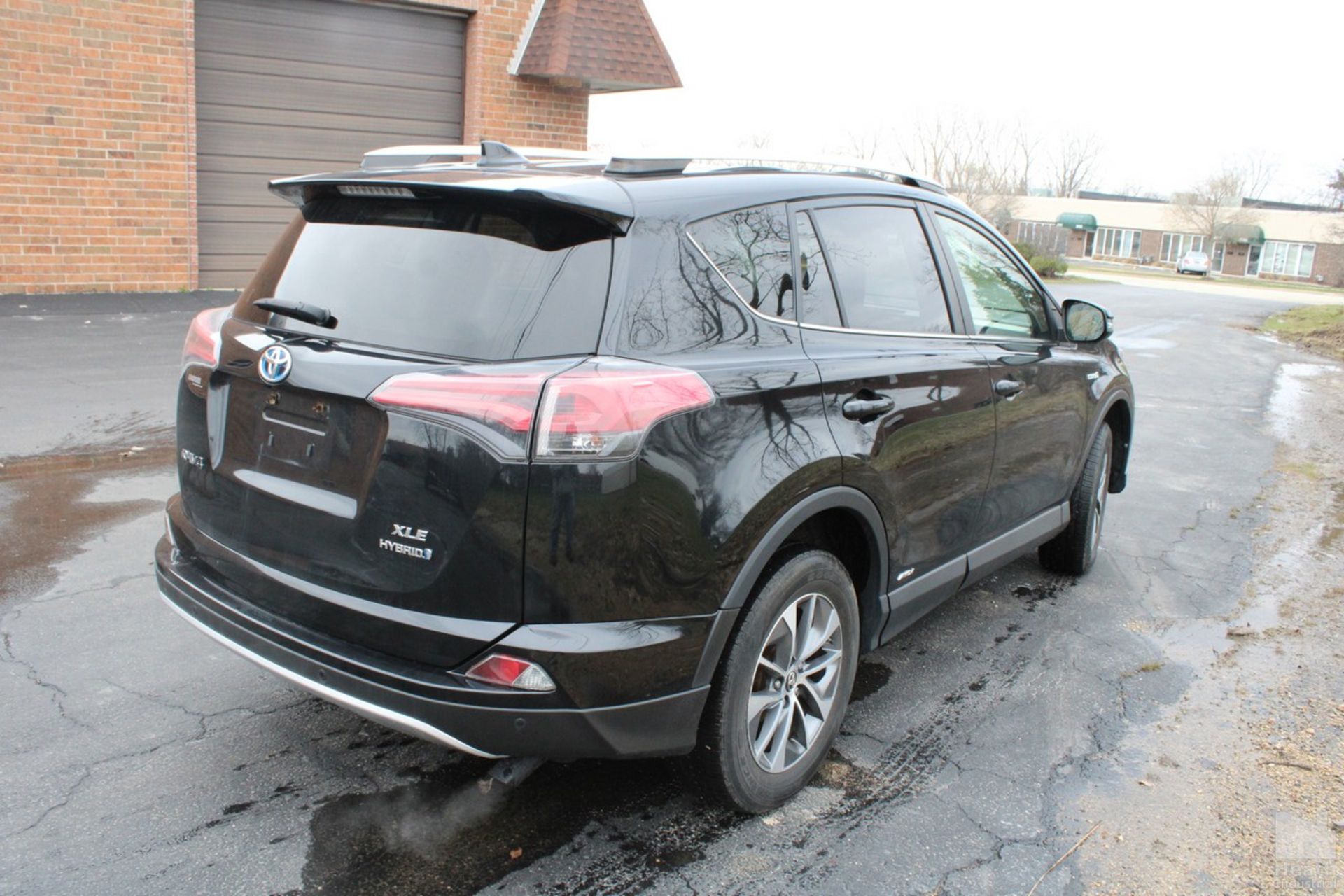 2016 TOYOTA RAV4 HYBRID XLE, 2.5L L4, VIN JTMRJREV7GD036784, 79,751 MILES SHOWN ON ODOMETER - Image 3 of 14