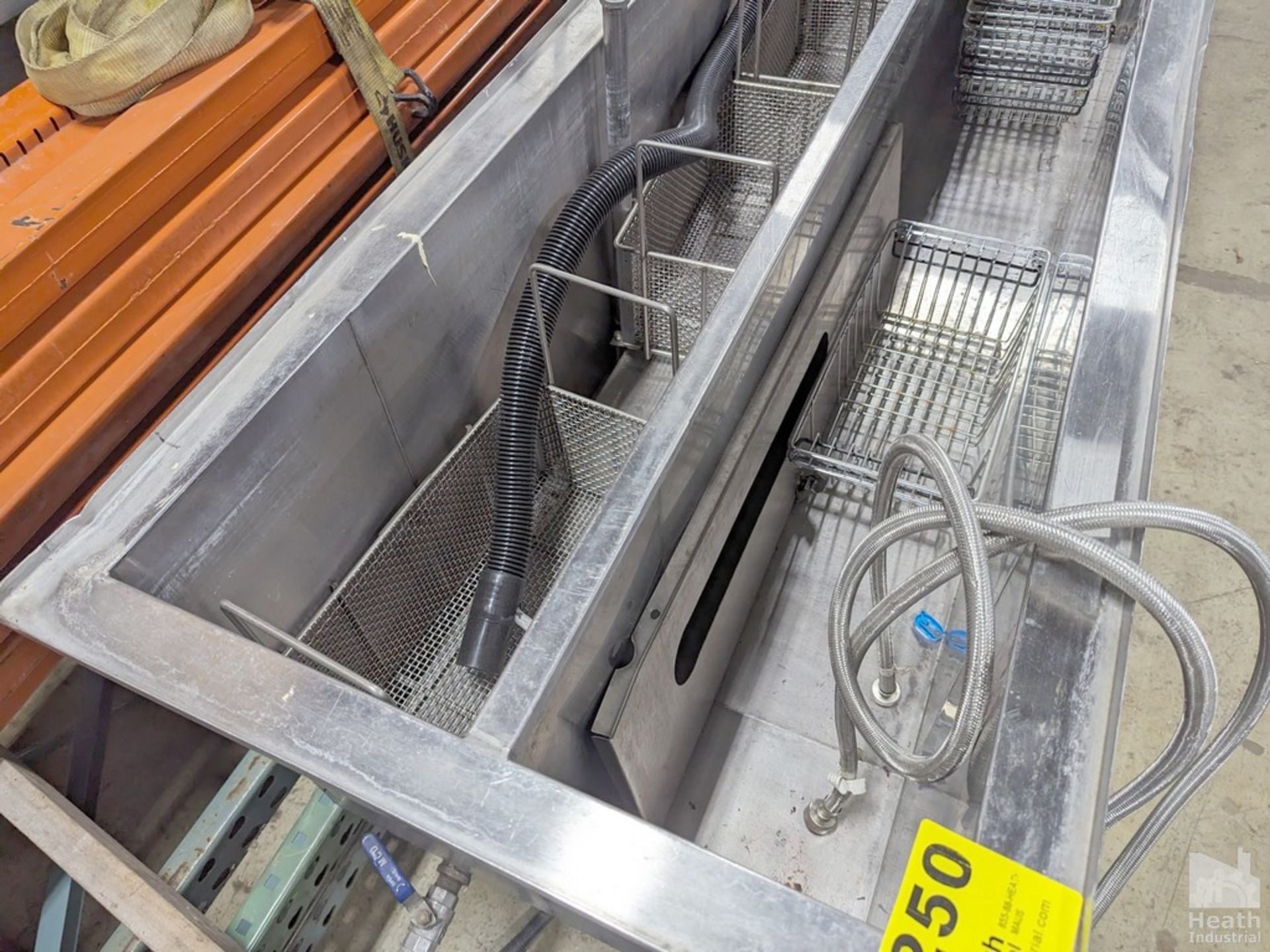 ZENITH ULTRASONIC HEATED PORTABLE CLEANING TROUGH, 90" X 25", WITH ALL RELATED BASKETS, HOSES, - Image 3 of 6